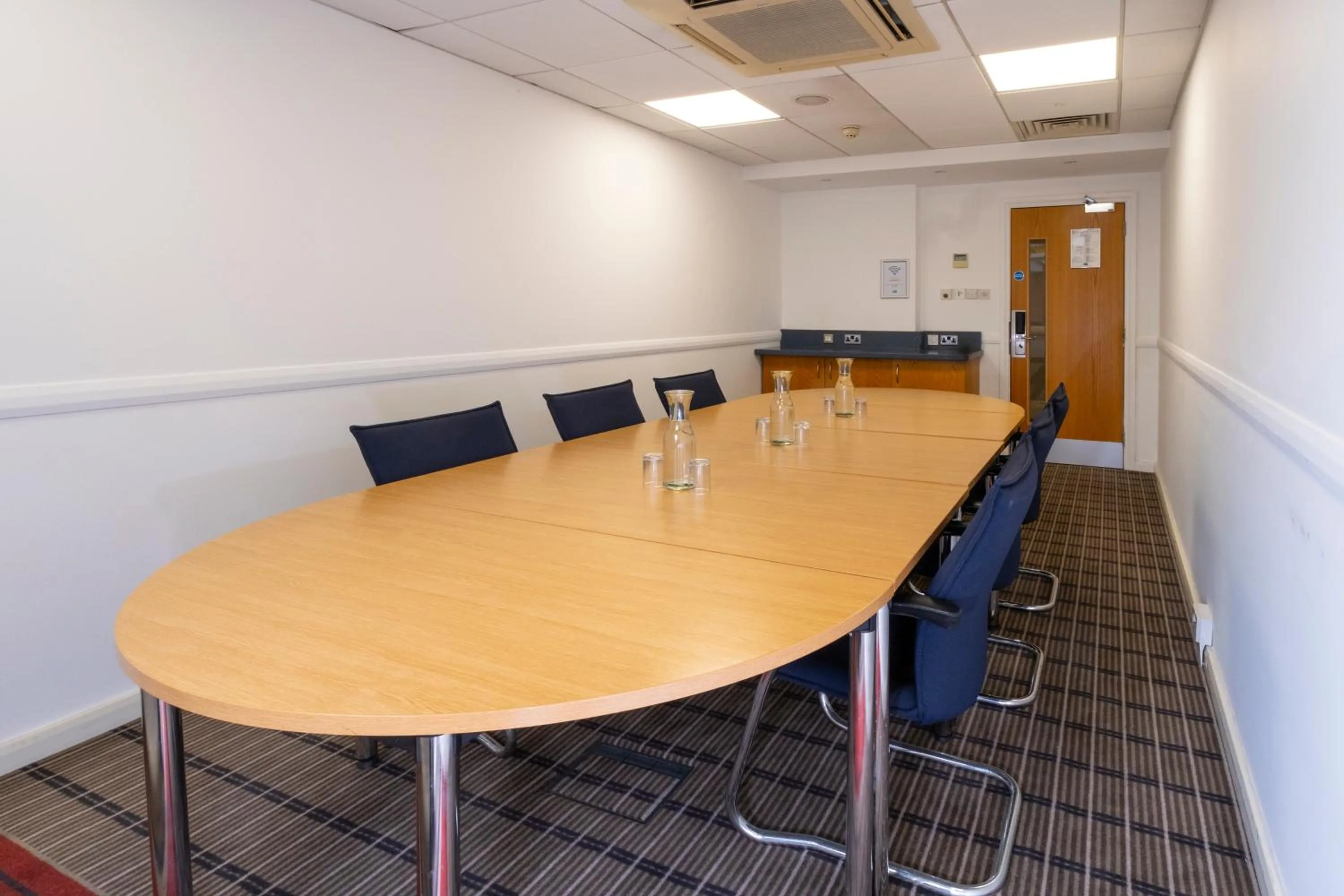 Meeting/conference room in Holiday Inn Express Droitwich Spa by IHG