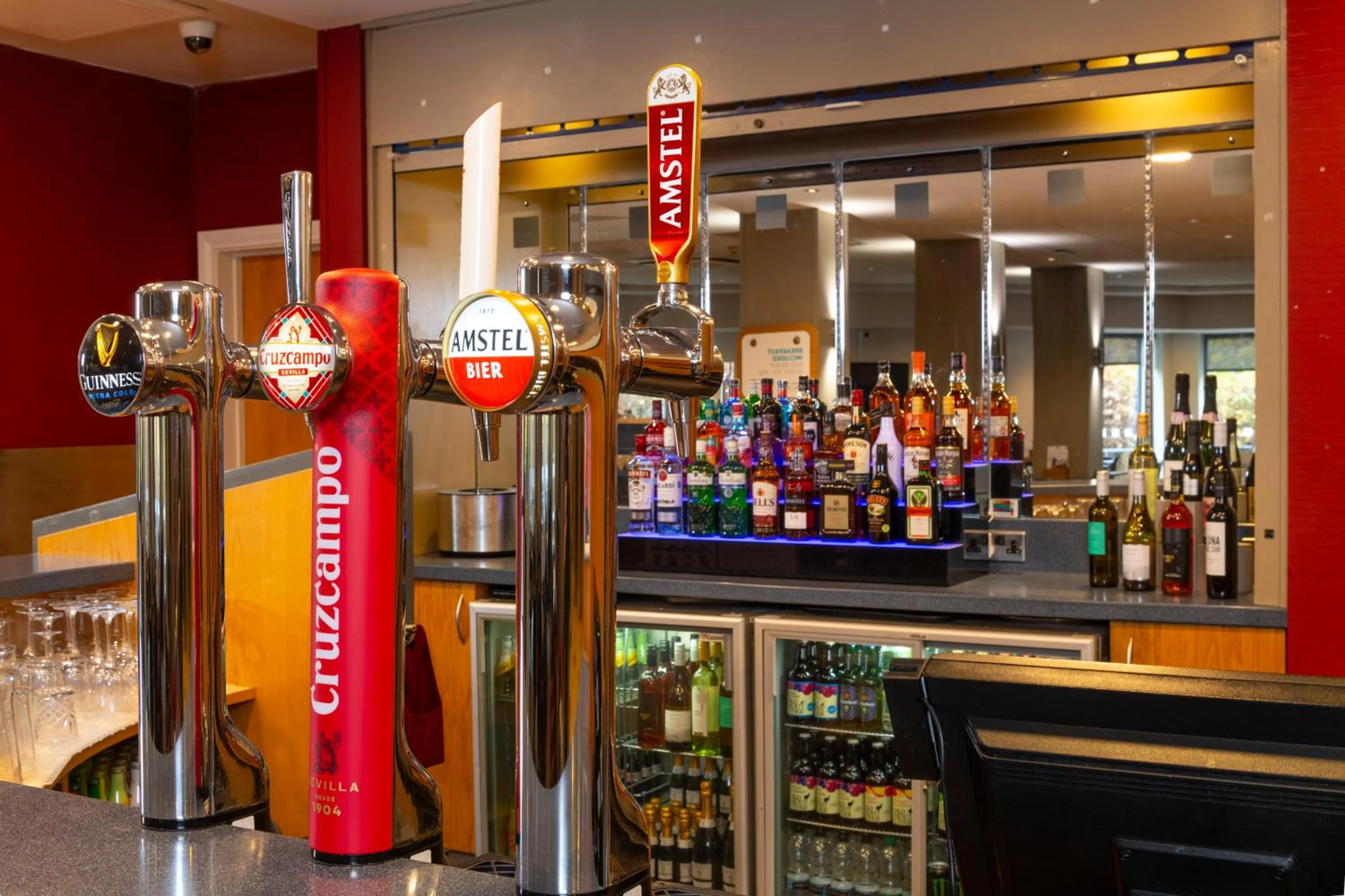 Lounge or bar in Holiday Inn Express Droitwich Spa by IHG