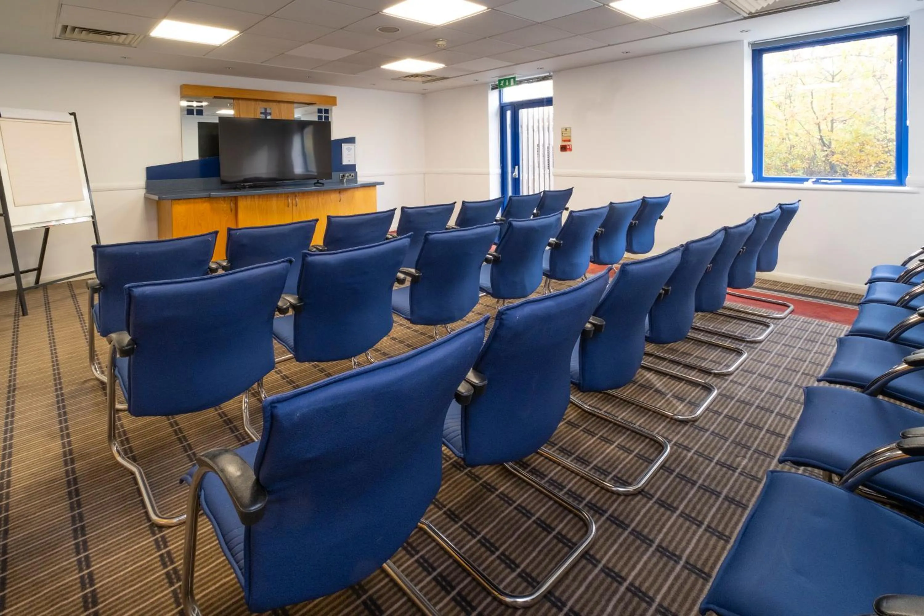 Meeting/conference room in Holiday Inn Express Droitwich Spa by IHG