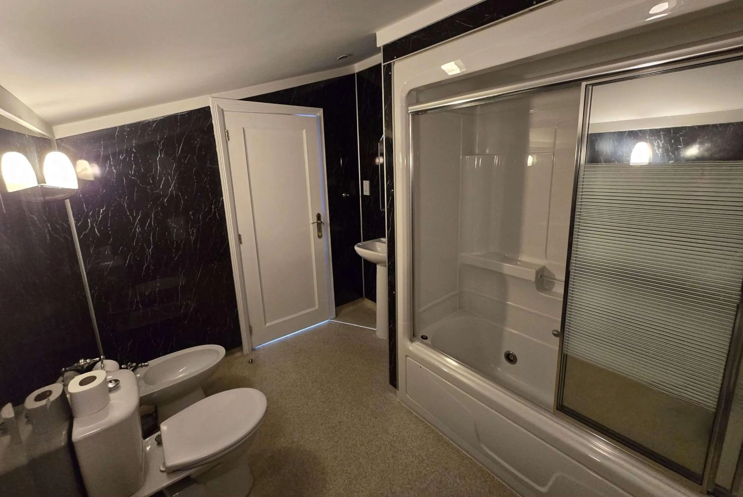 Bathroom in Staindrop Hotel