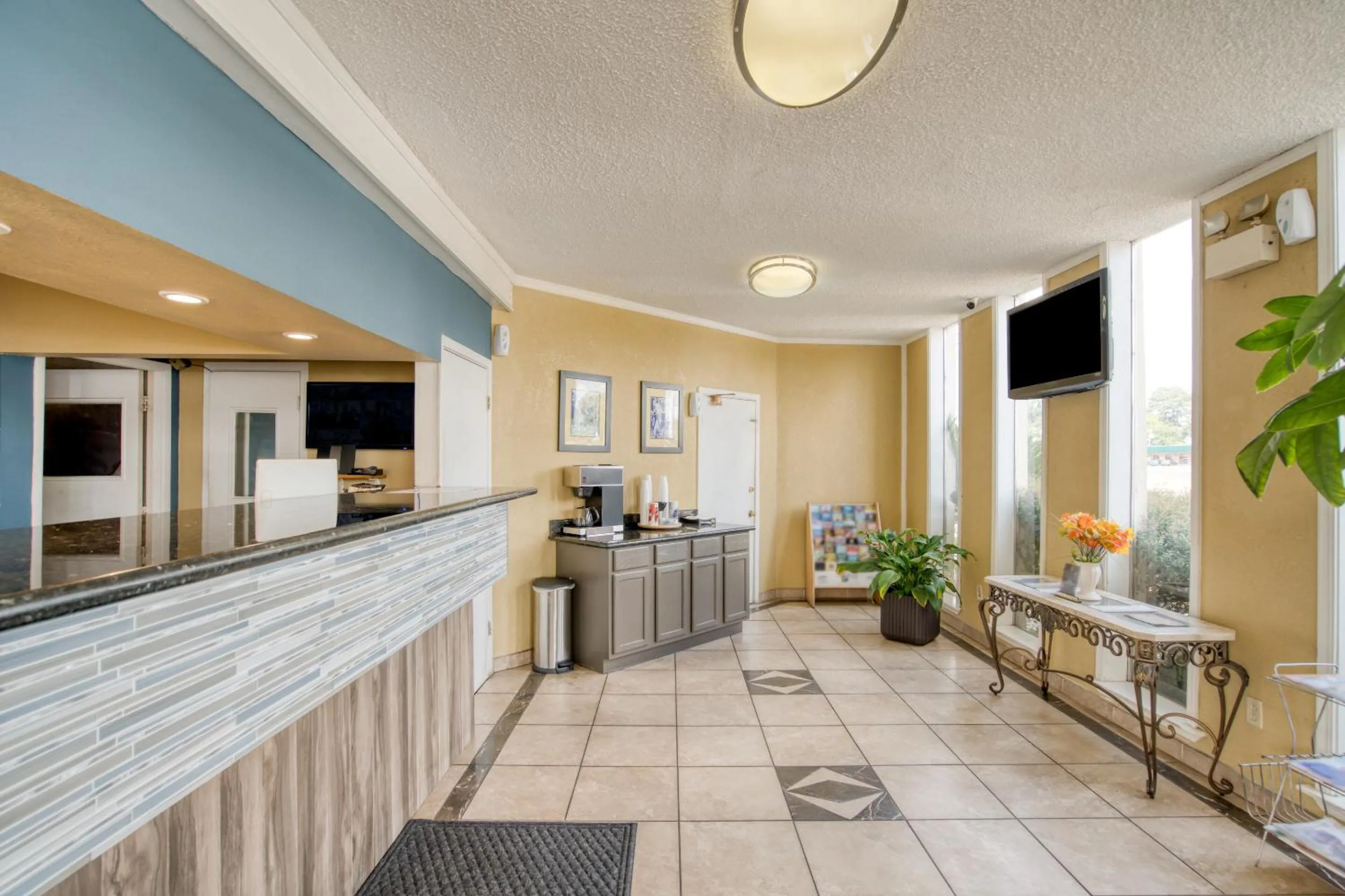 Lobby or reception in OYO Hotel Alexandria LA- Hwy 165