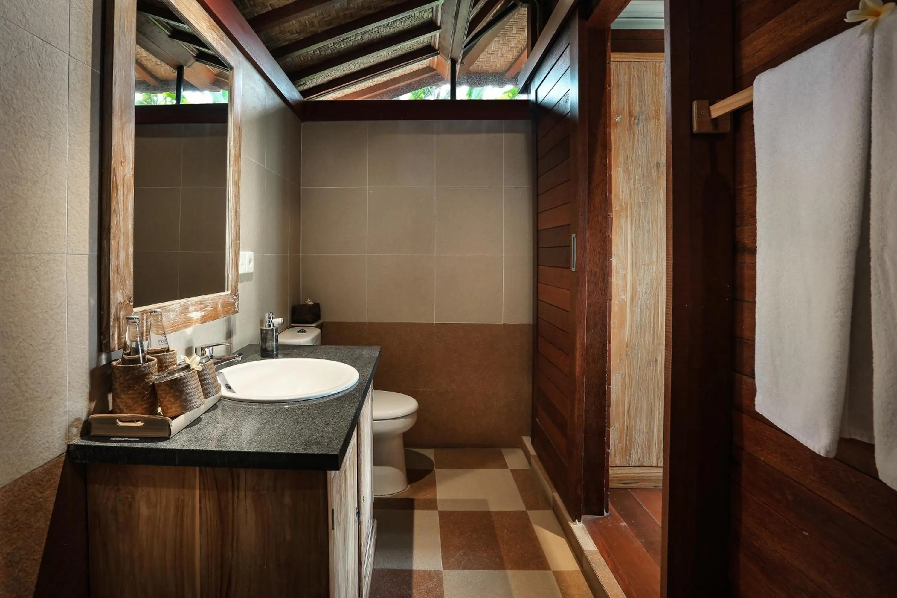 Toilet in Yana Villas Kemenuh by GenuineHost