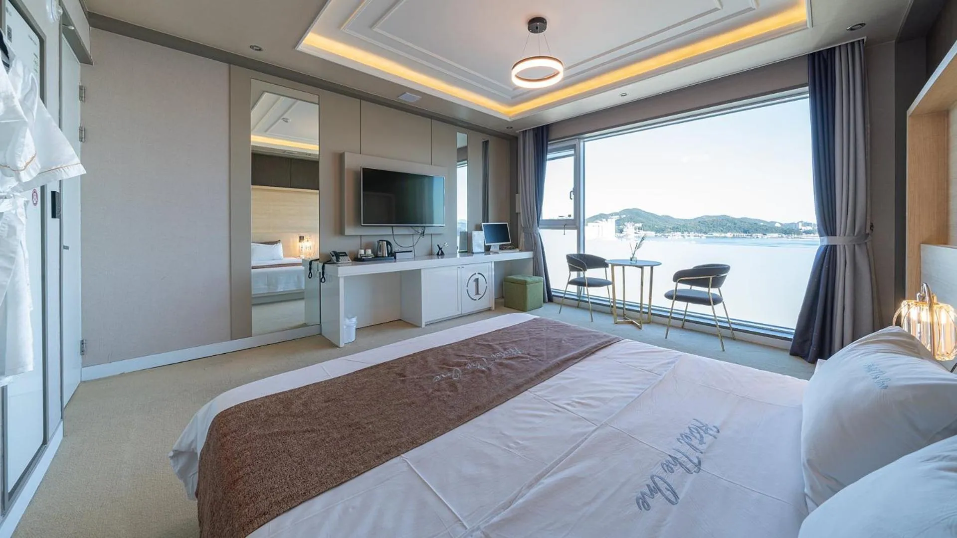 Bed in Hotel The One