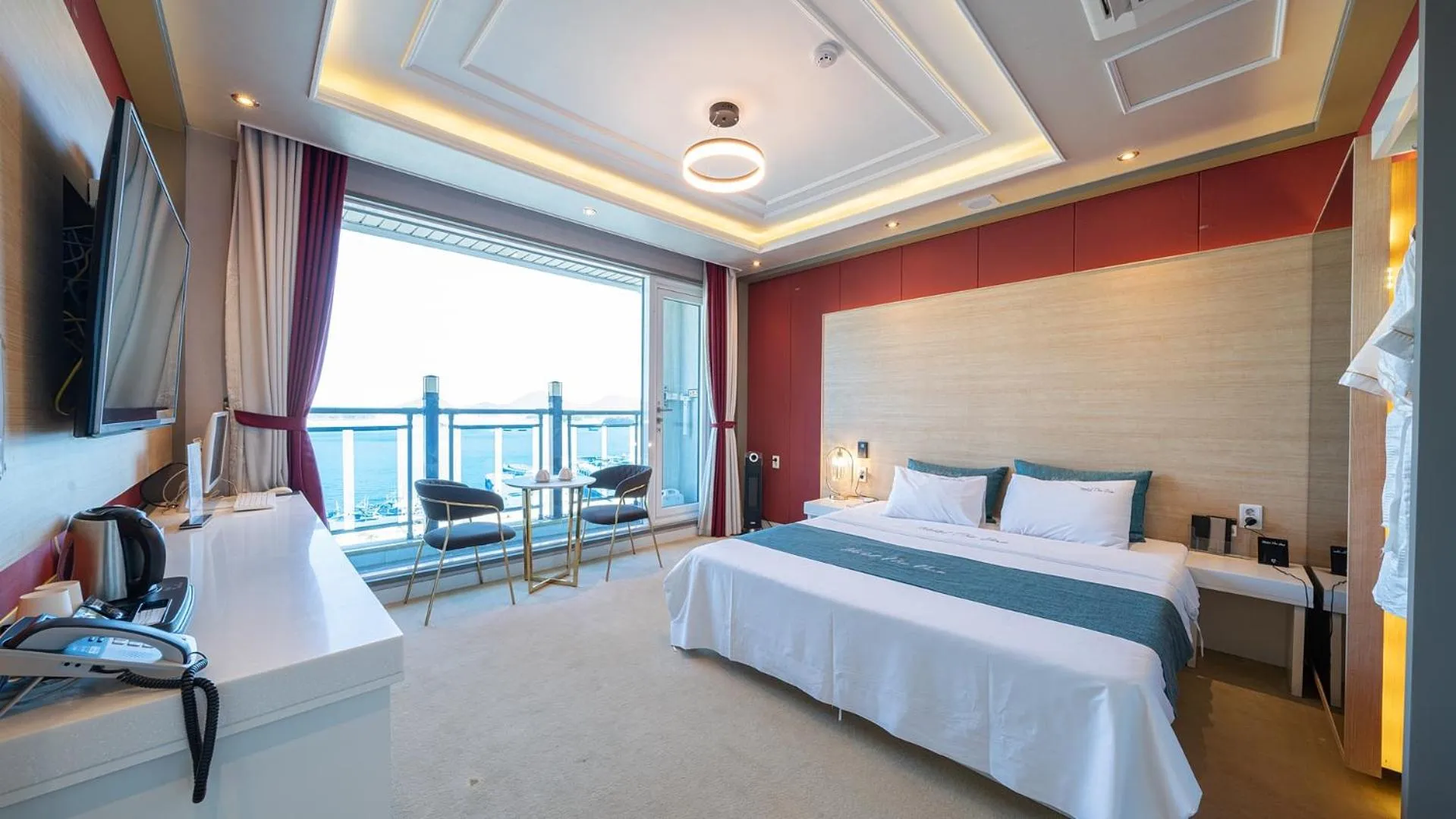 Bed in Hotel The One