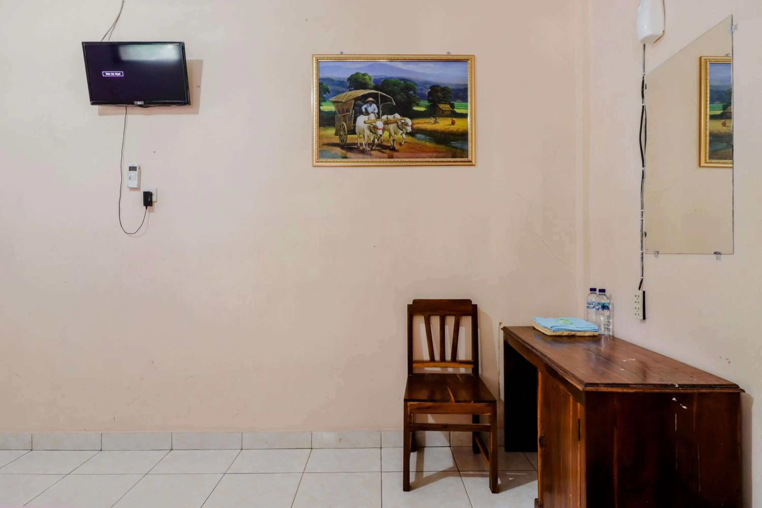 TV and multimedia in Hotel Kukup Indah