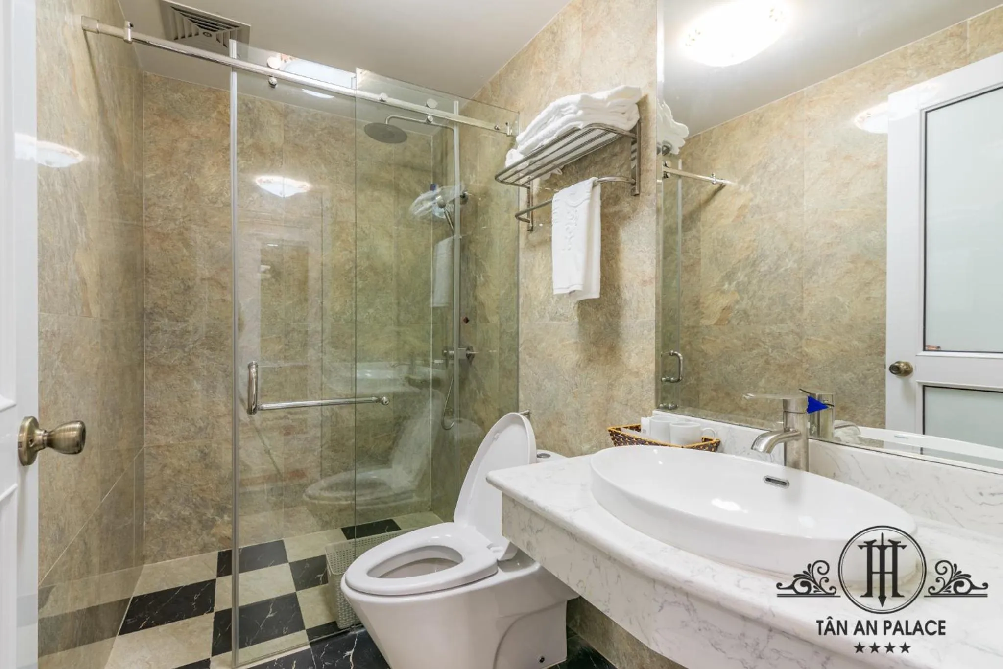 Toilet in Tan An Palace