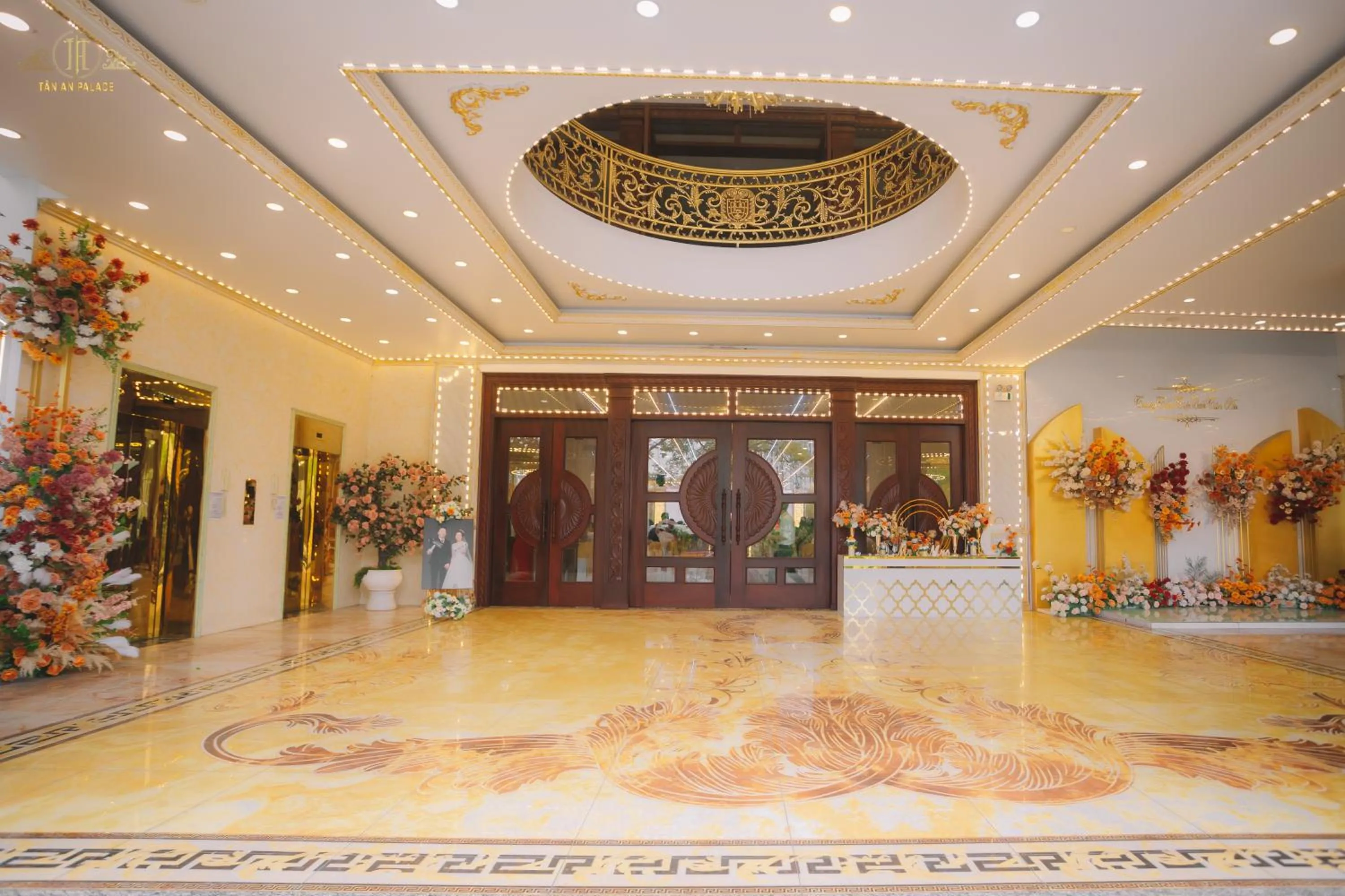 Lobby or reception in Tan An Palace