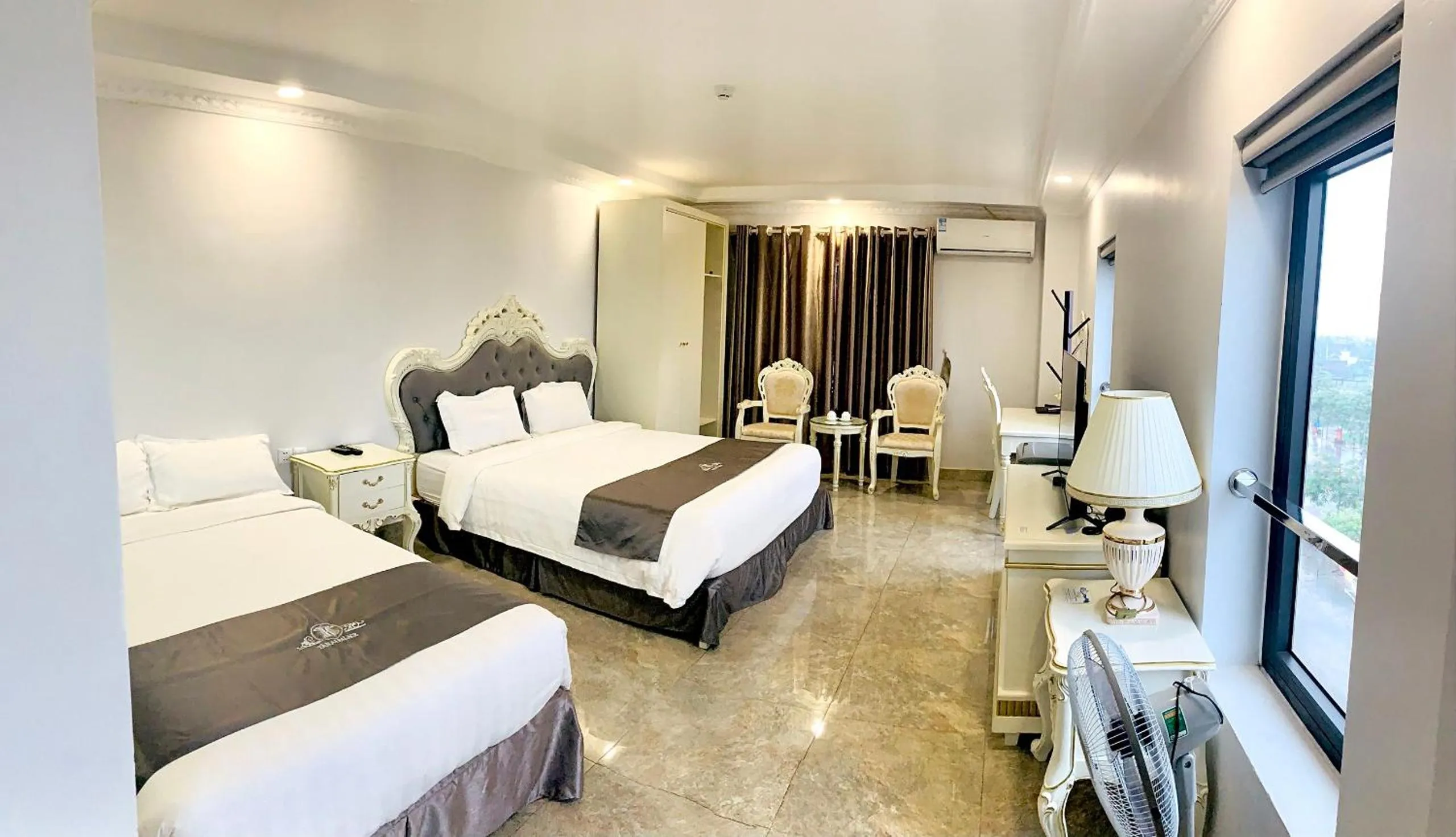 Bedroom, Bed in Tan An Palace