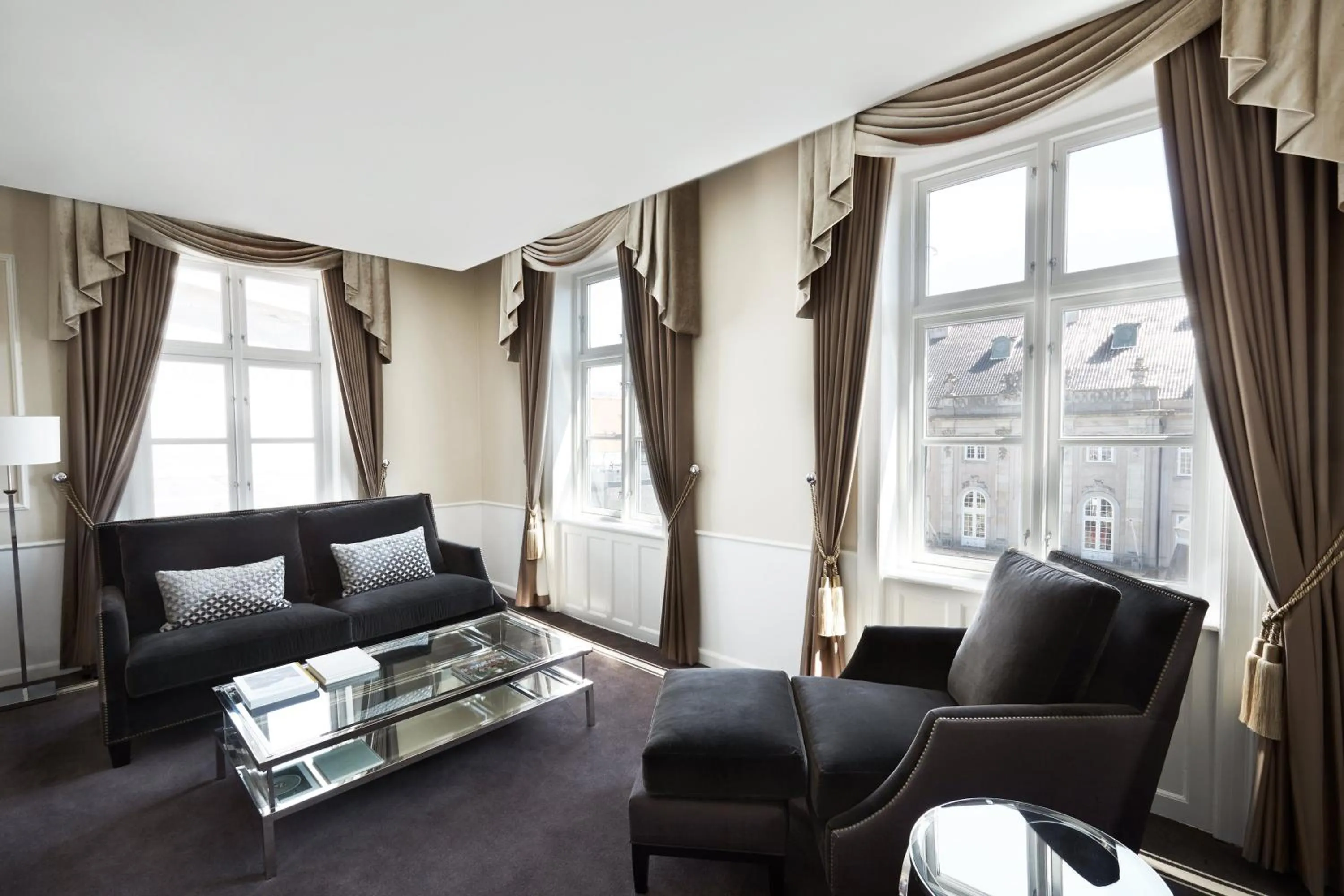 Living room in Phoenix Copenhagen