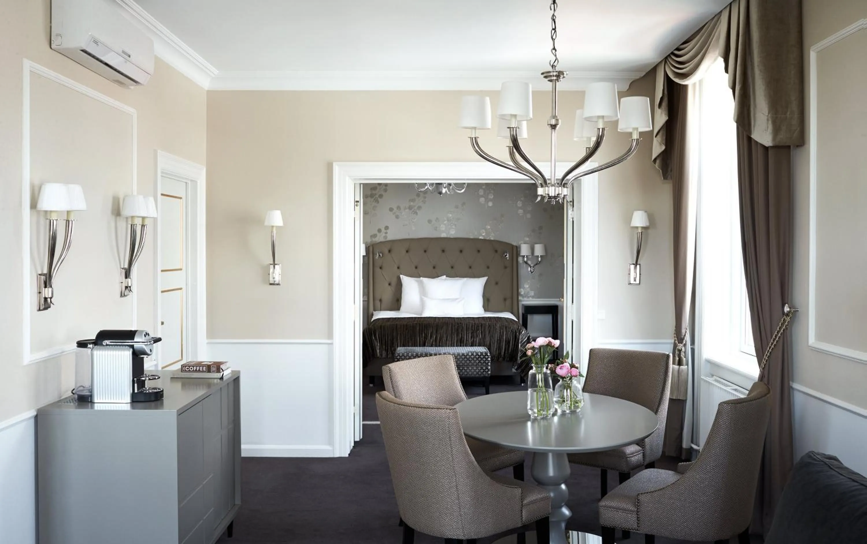 Living room in Phoenix Copenhagen