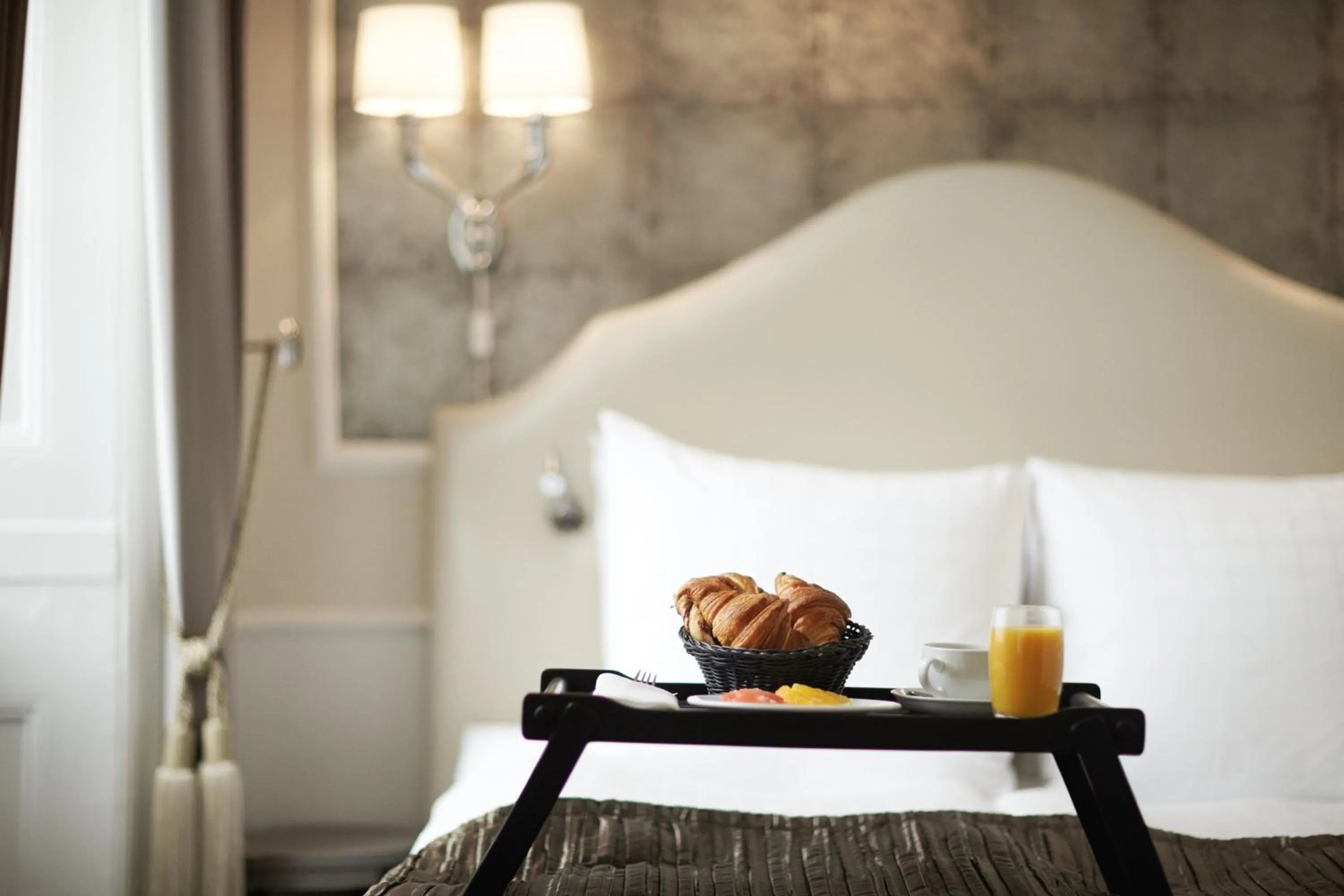 Decorative detail, Bed in Phoenix Copenhagen