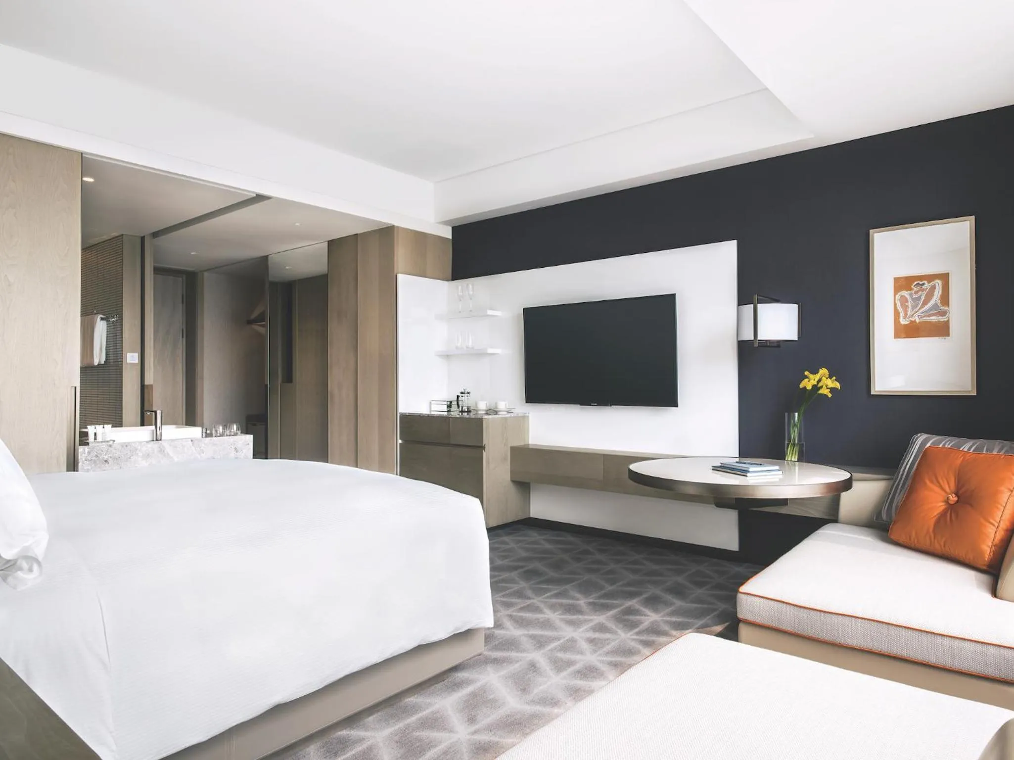 TV and multimedia, Bed in Cordis Shanghai Hongqiao (Langham Hospitality Group)
