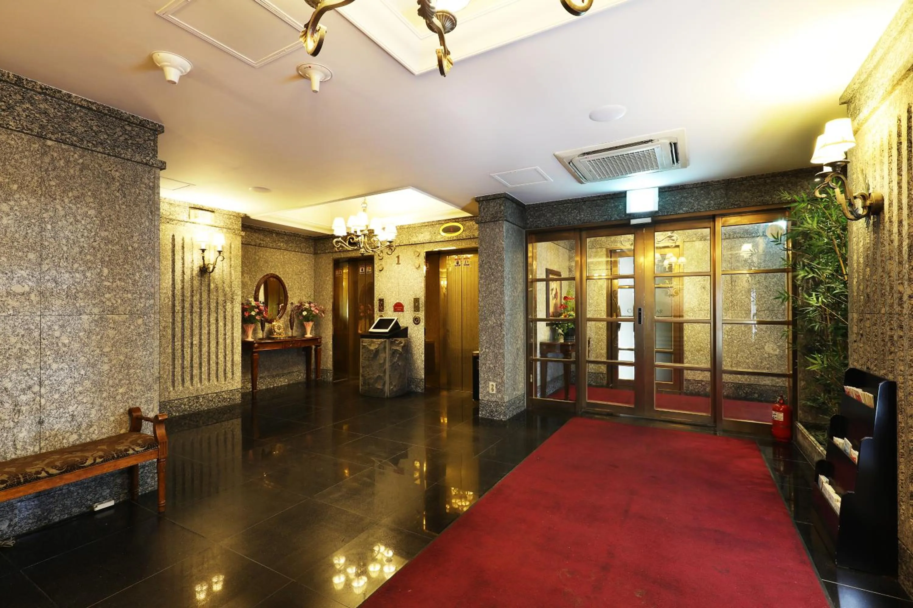 Lobby or reception in Bucheon SR Hotel