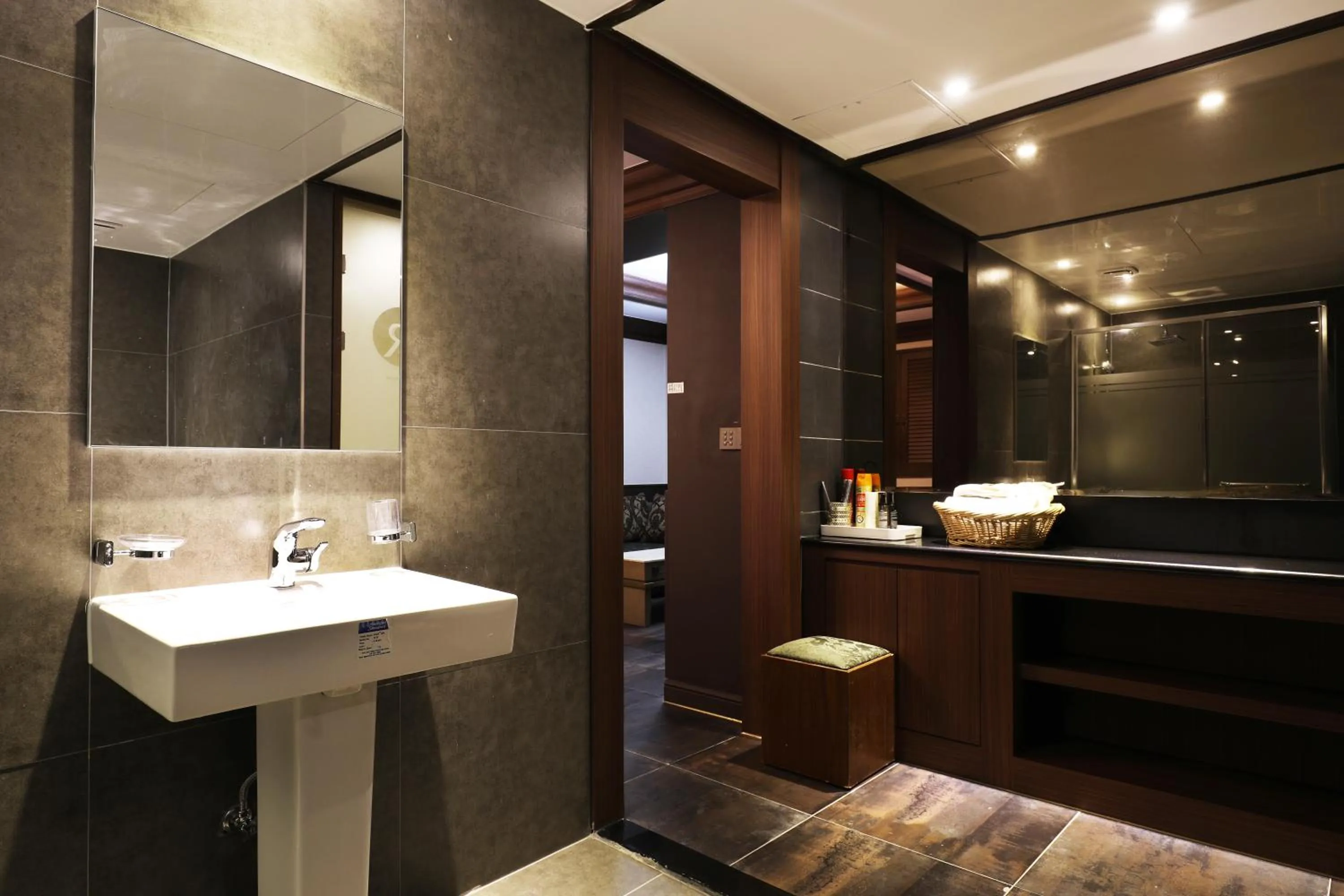 Bathroom in Bucheon SR Hotel