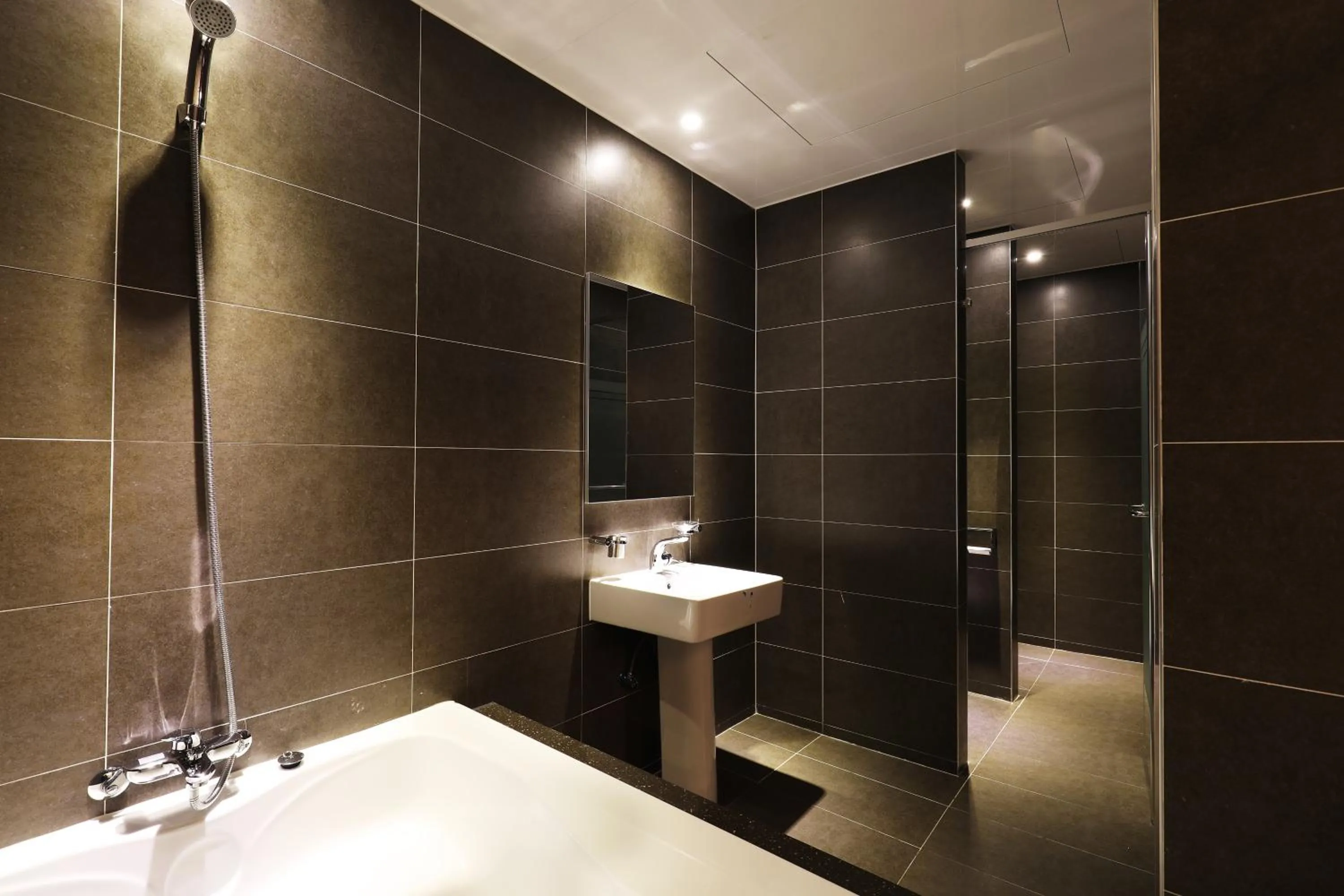 Shower in Bucheon SR Hotel