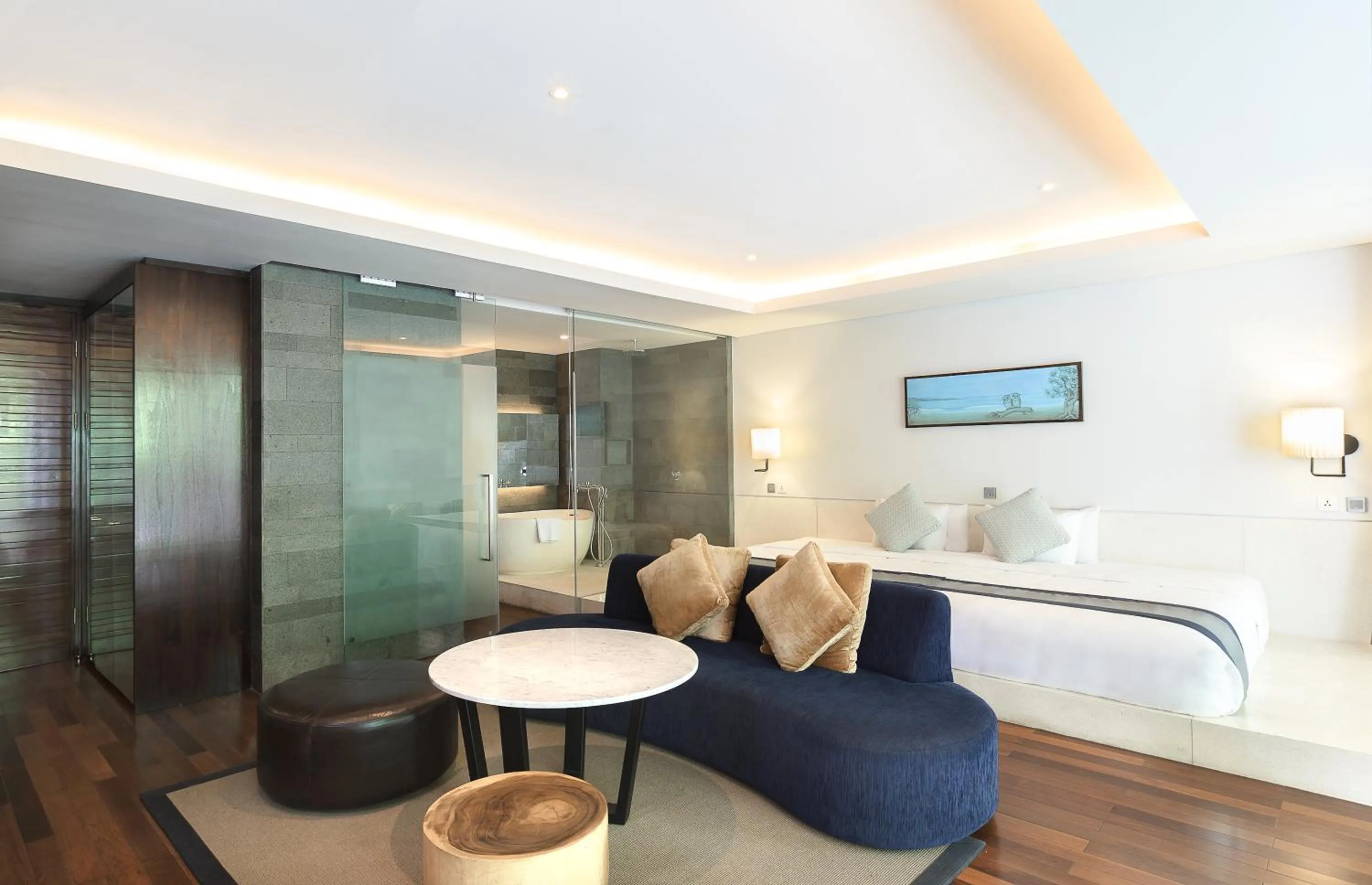 Bed in Suites by Watermark Hotel and Spa