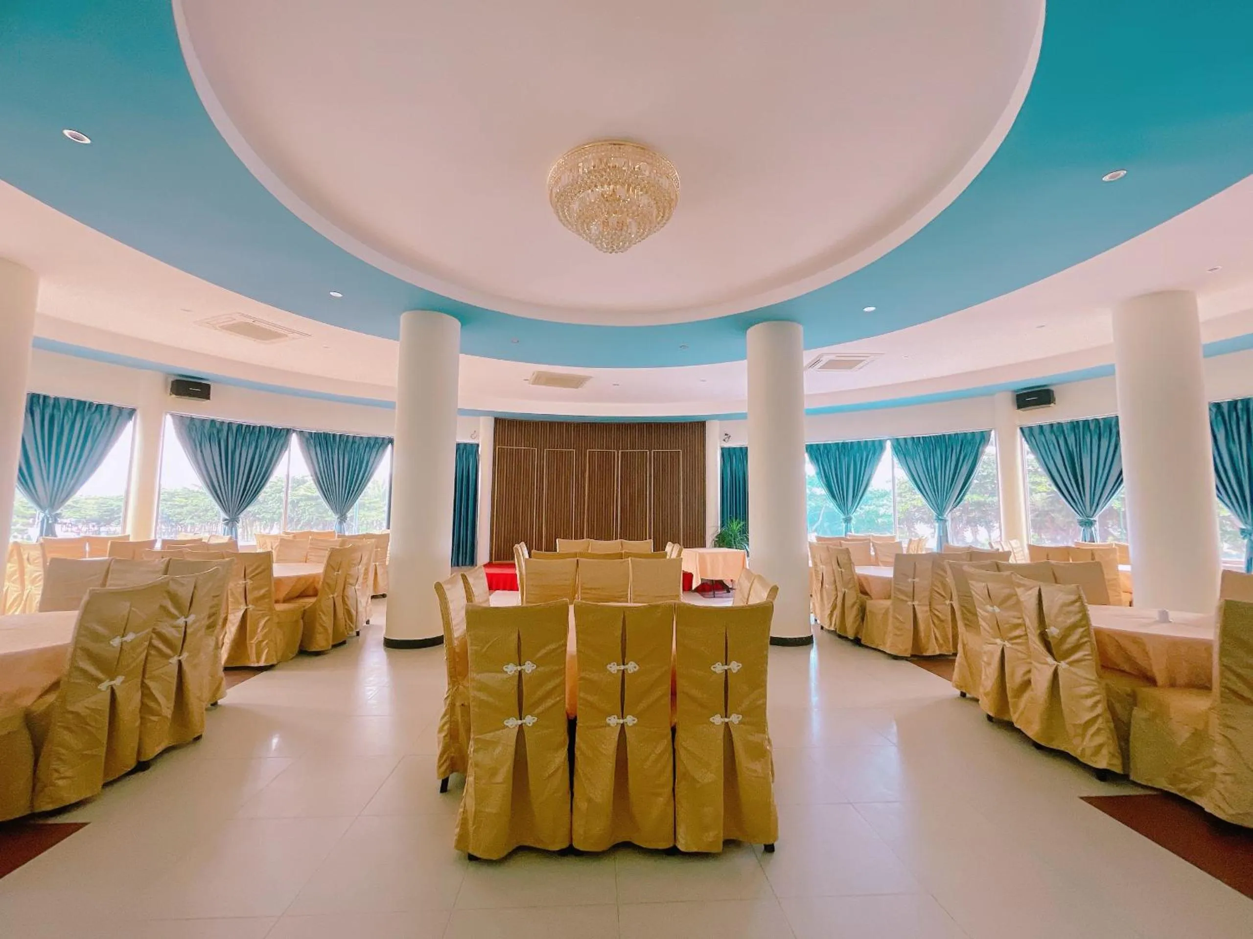 Restaurant/places to eat in Thuy Van Hotel