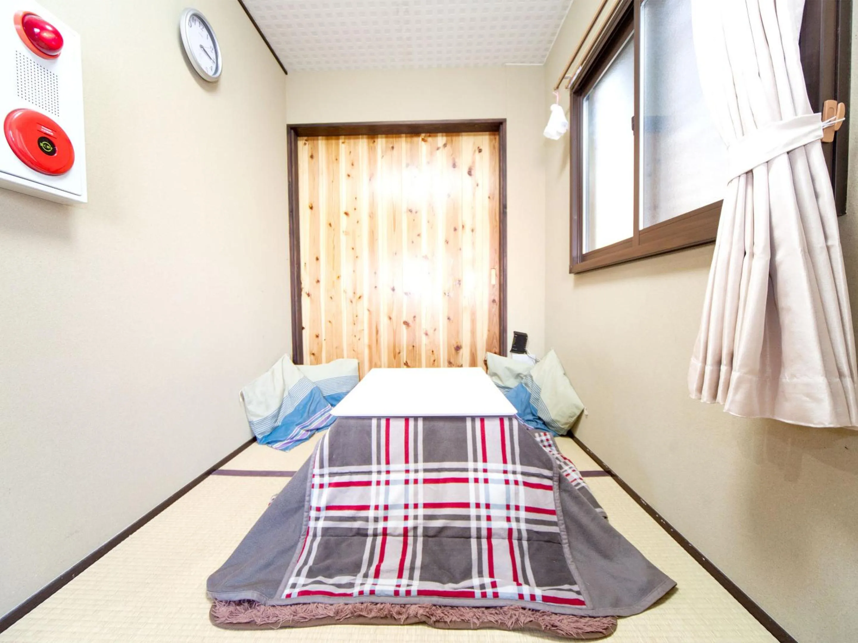 Living room, Bed in Kevin's Place