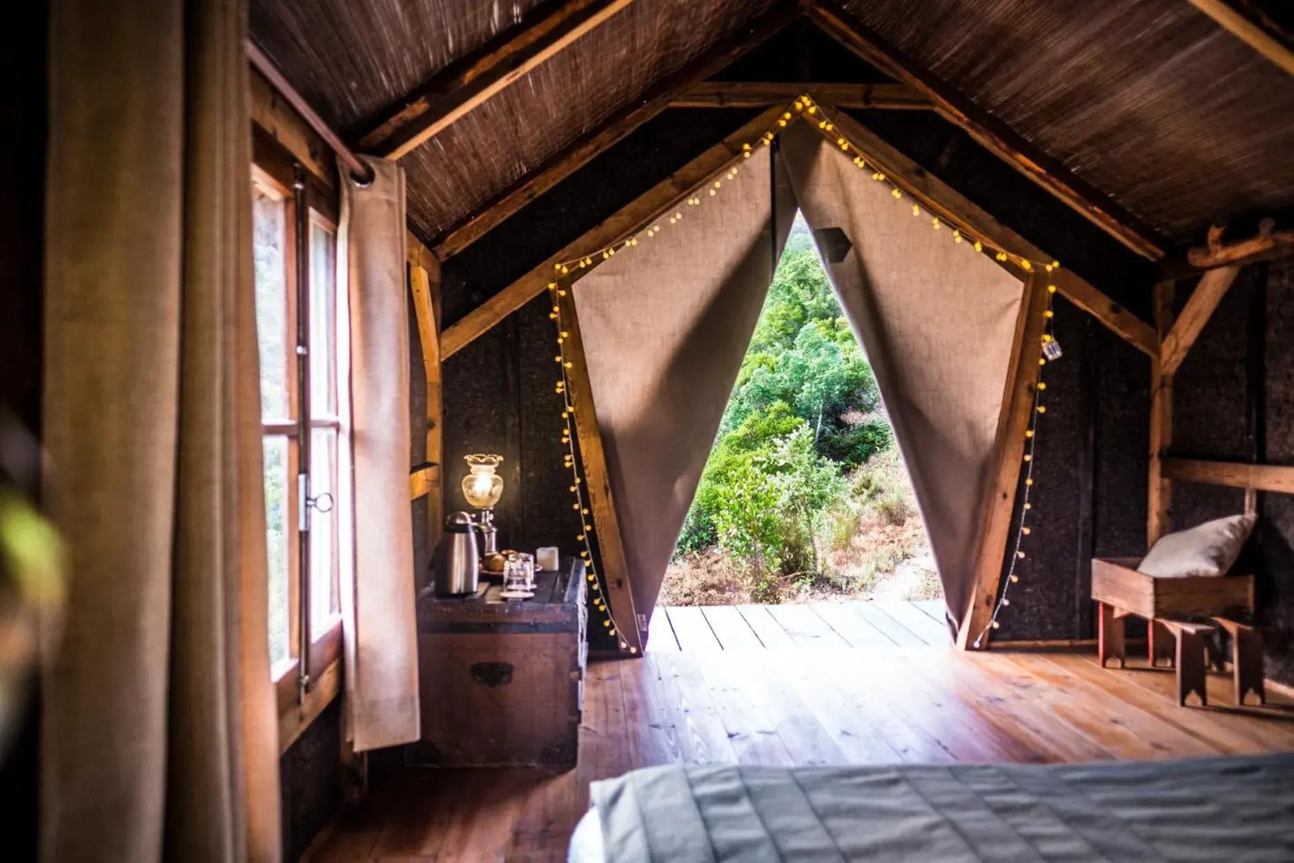 Romantic Mountain Wood Cabin - single occupancy in Quinta Alma - Ecological Retreat Farm Romantic Mountain Wood Cabin - single occupancy in Quinta Alma - Ecological Retreat Farm