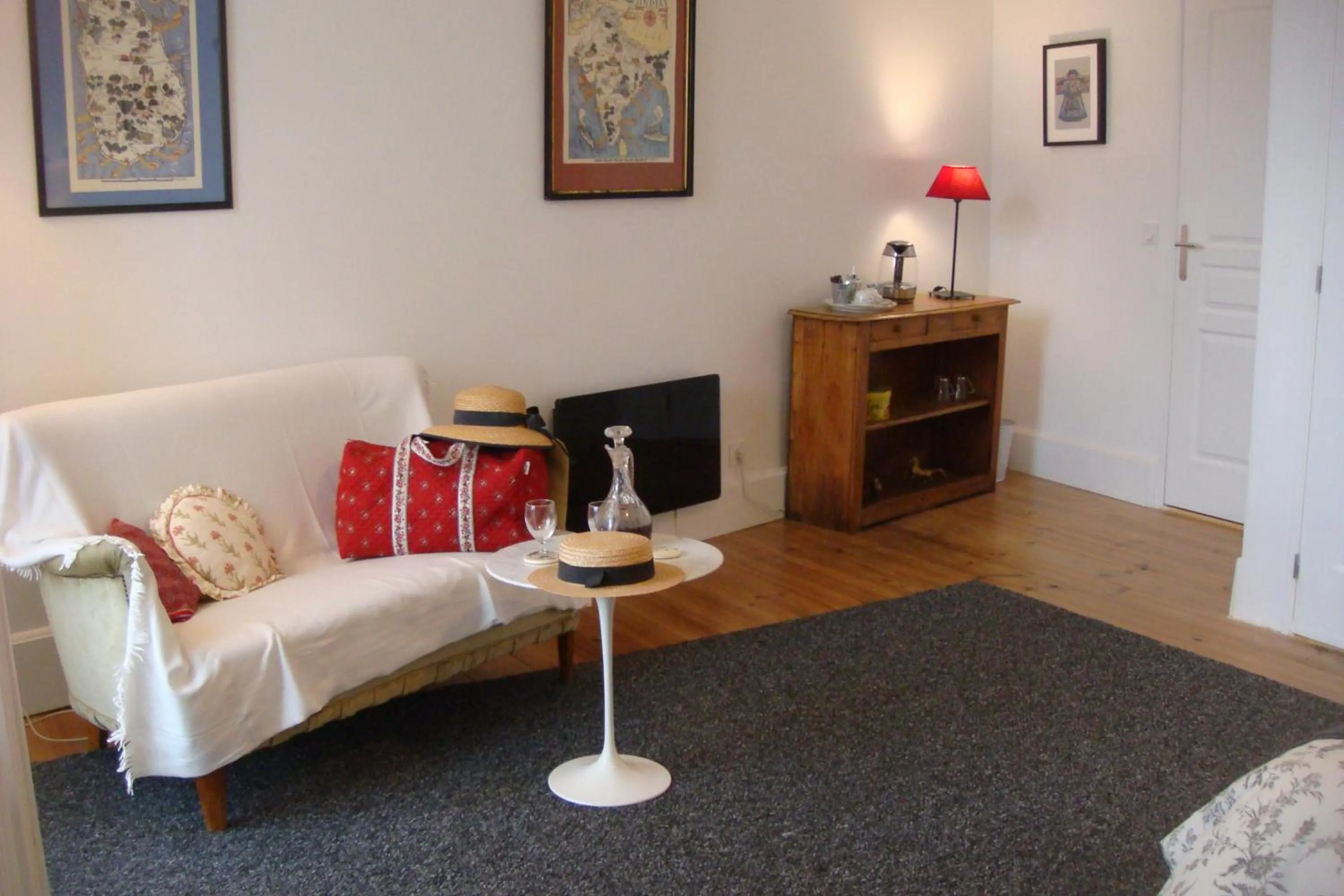 Coffee/tea facilities in Aumes Sweet Home Chambre d'Hôtes