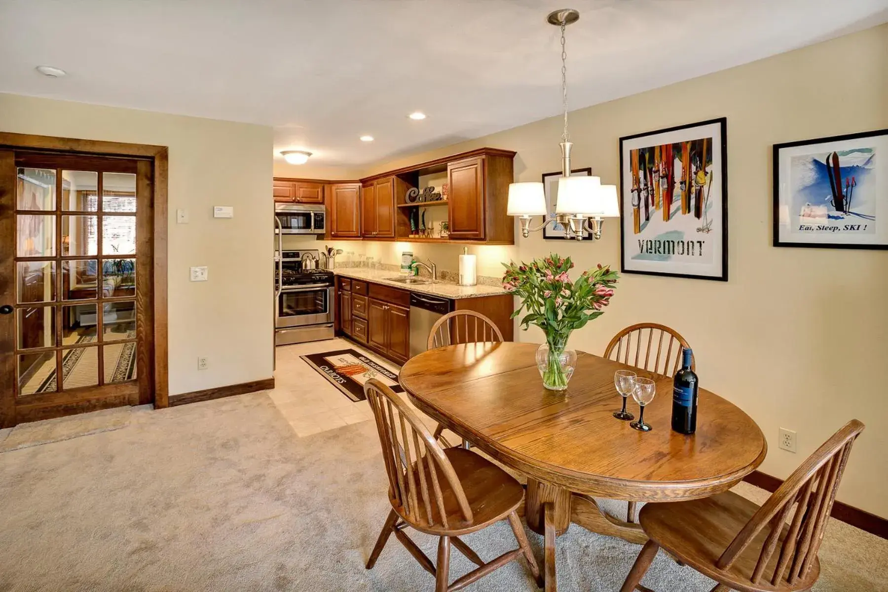 Ski on ski off right from your door nicely decorated 2 bedroom, Sunrise L3 Ski on ski off right from your door nicely decorated 2 bedroom, Sunrise L3