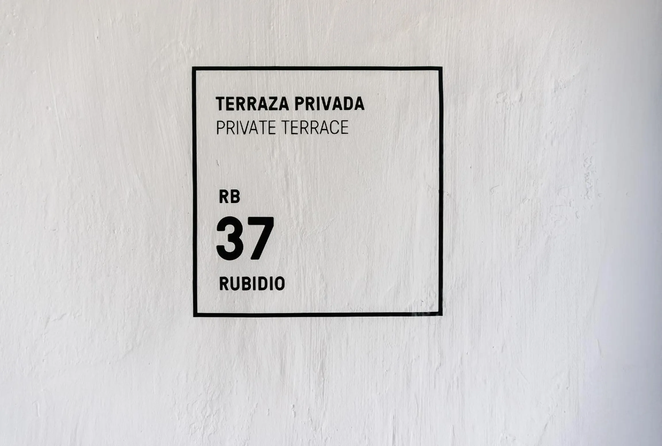 Text overlay in Sodium Boutique Hotel