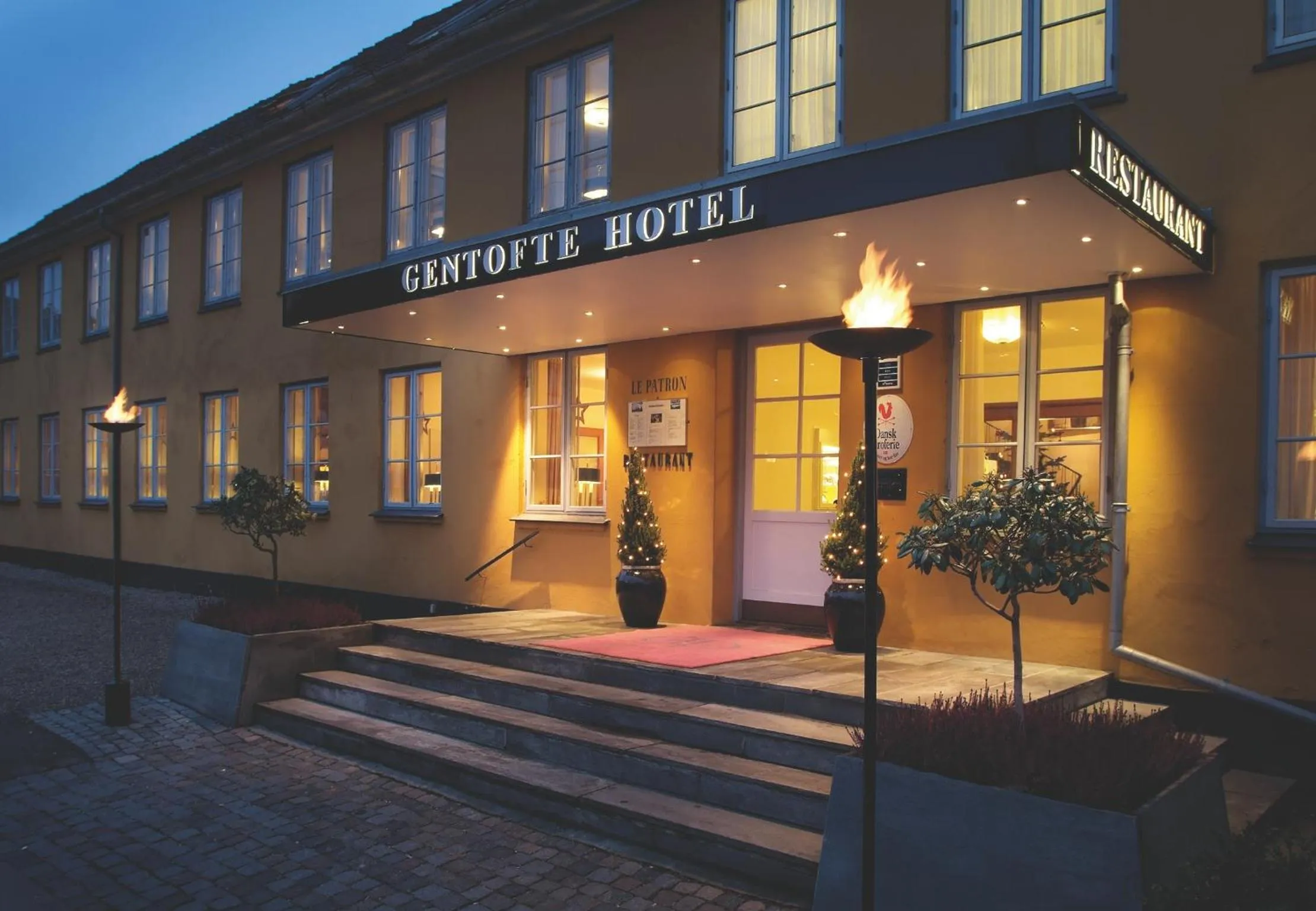 Facade/entrance in Gentofte Hotel