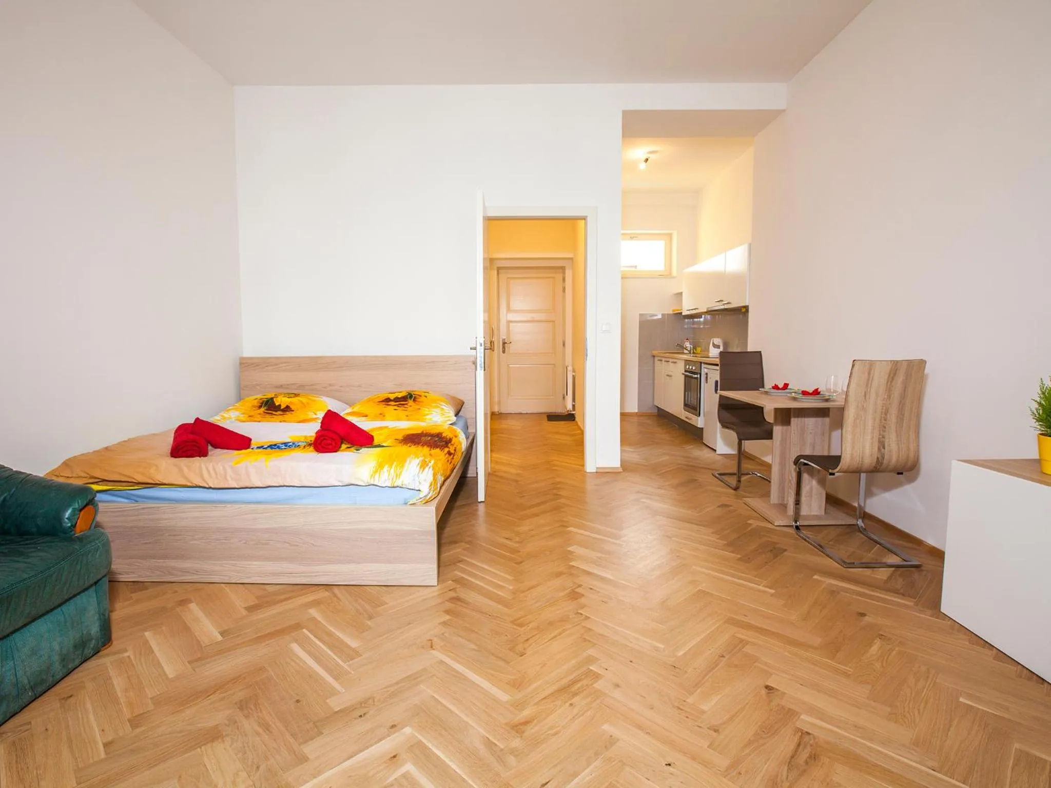 Beautiful Central Apartment Thámova