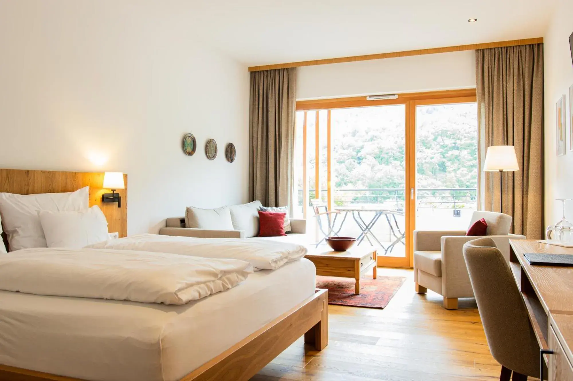 Junior Suite with Terrace - single occupancy in Weinhaus Nigl - Hotel, Restaurant und Spa Junior Suite with Terrace - single occupancy in Weinhaus Nigl - Hotel, Restaurant und Spa