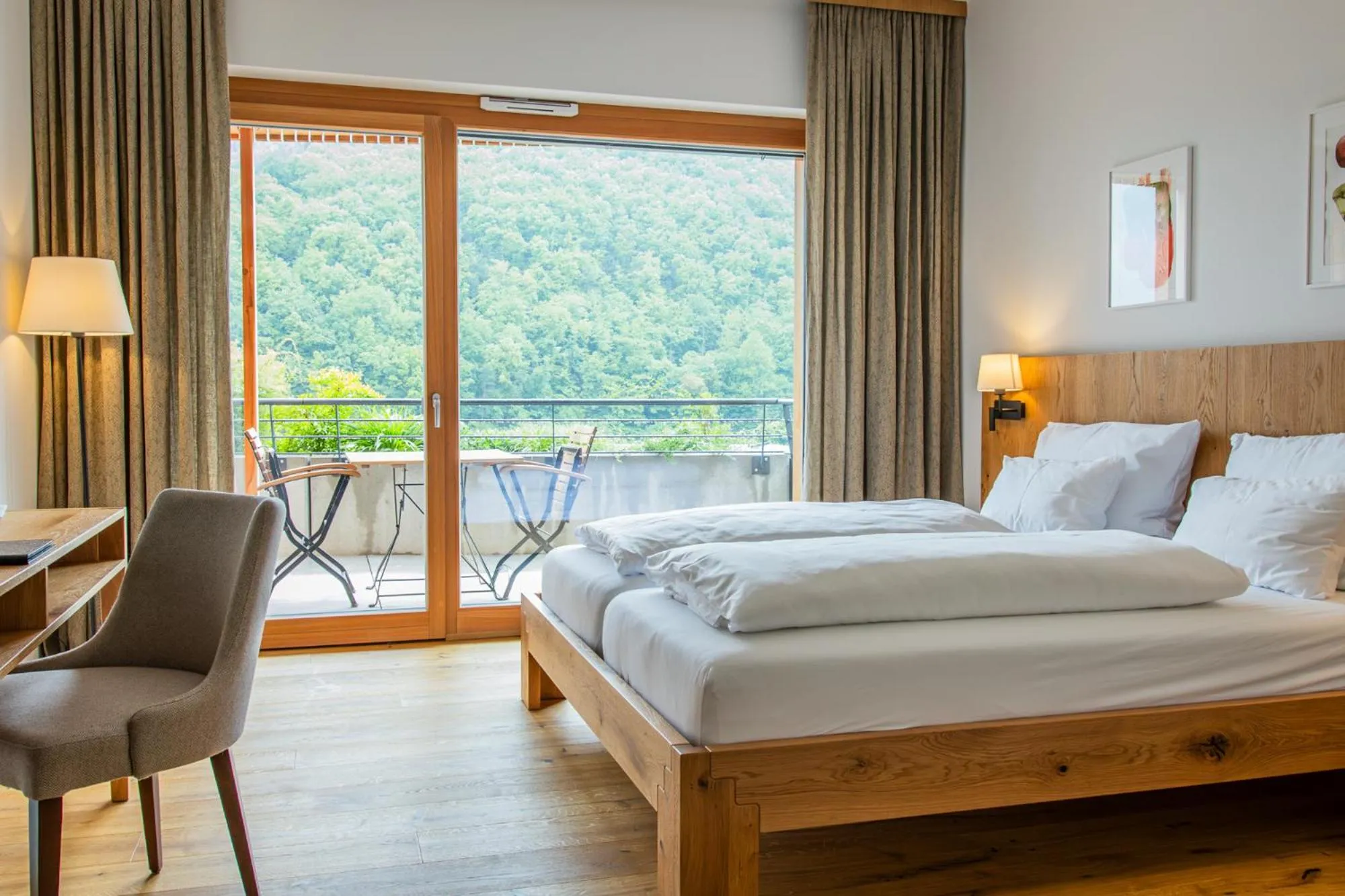 Bed in Weinhaus Nigl - Hotel, Restaurant und Spa
