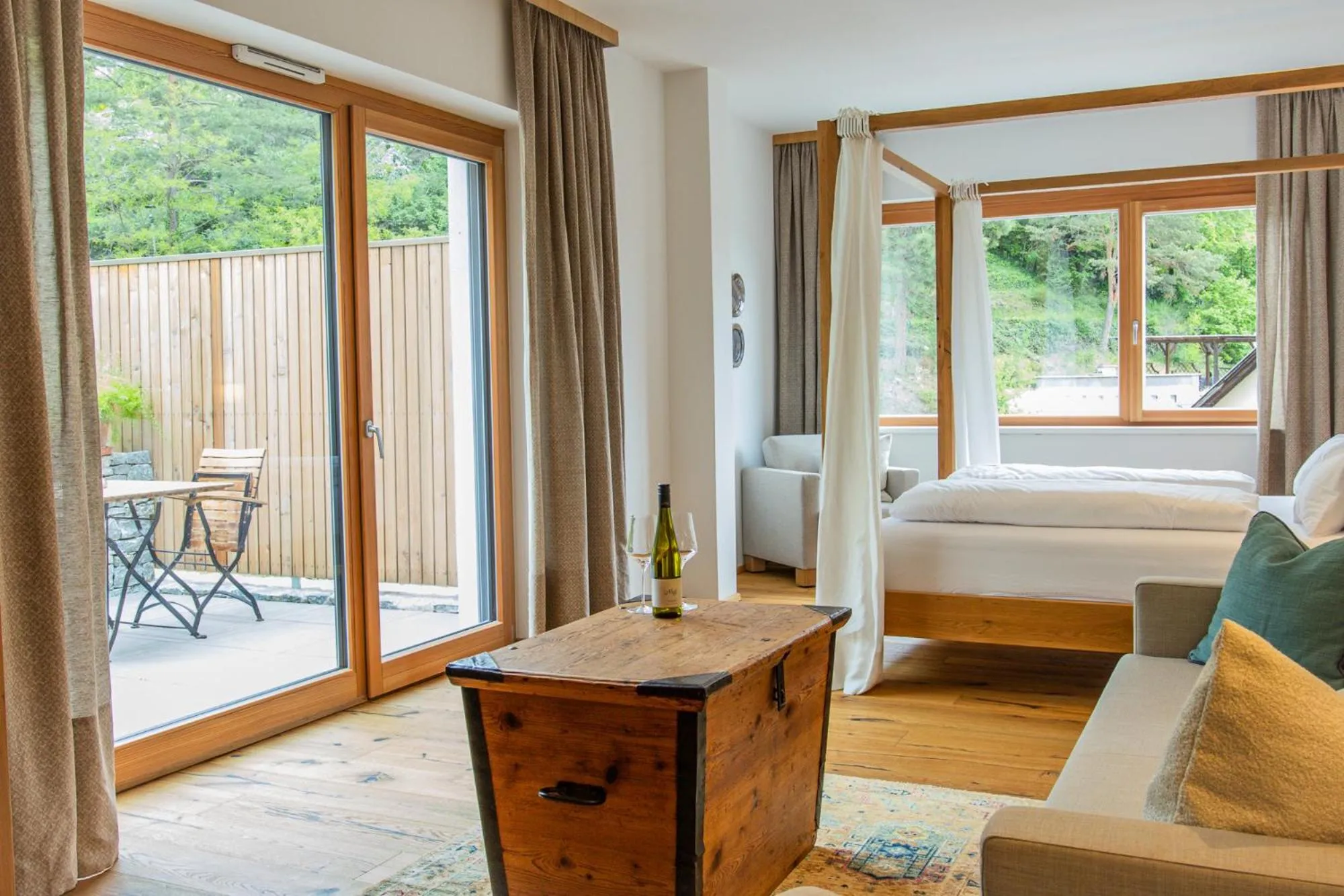 Bed in Weinhaus Nigl - Hotel, Restaurant und Spa