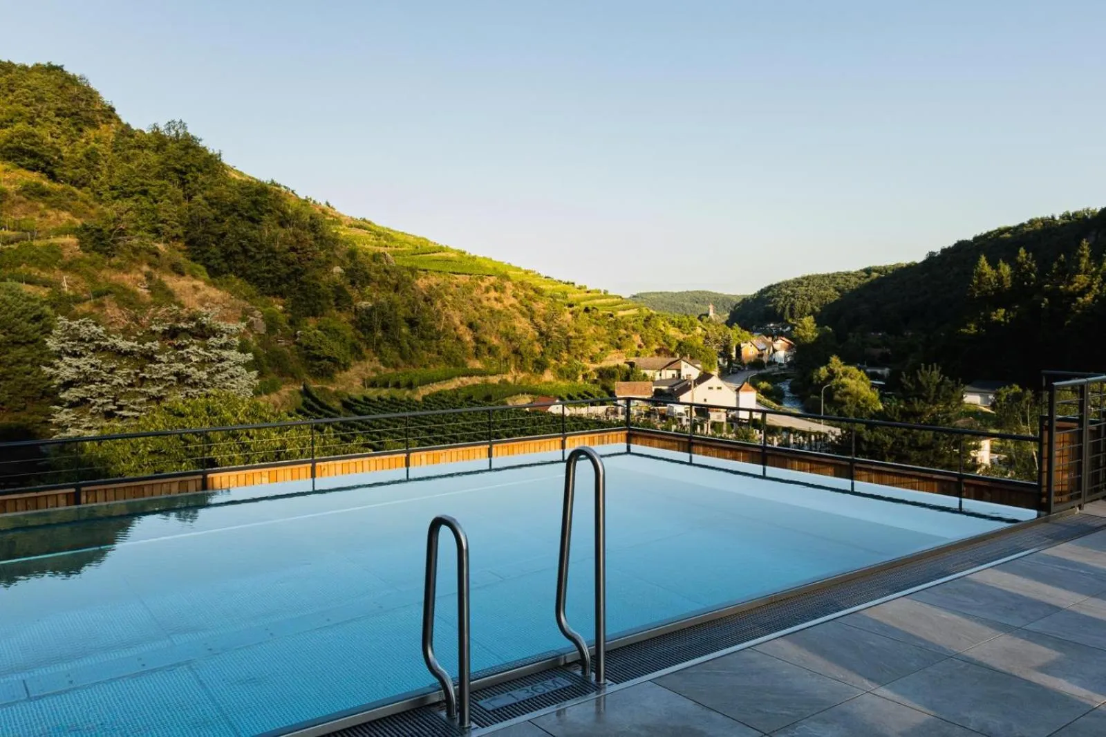 Pool view in Weinhaus Nigl - Hotel, Restaurant und Spa