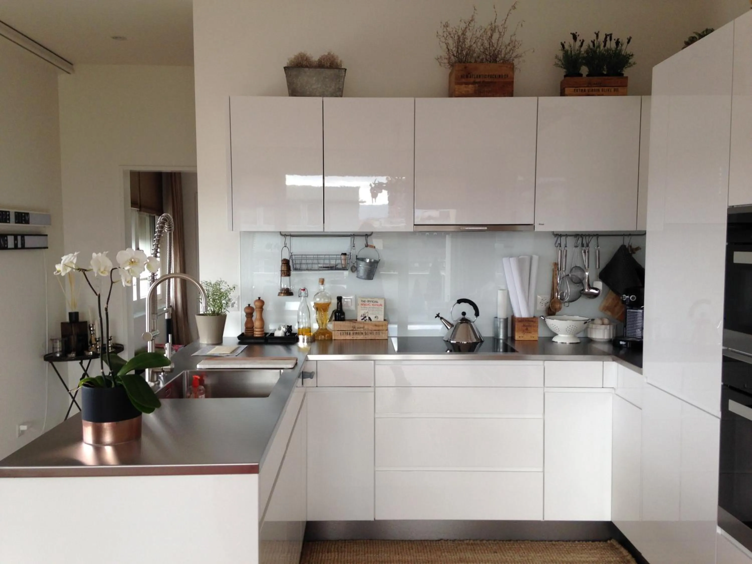 Kitchen or kitchenette in AVLiving City INSIDE NINE Basel