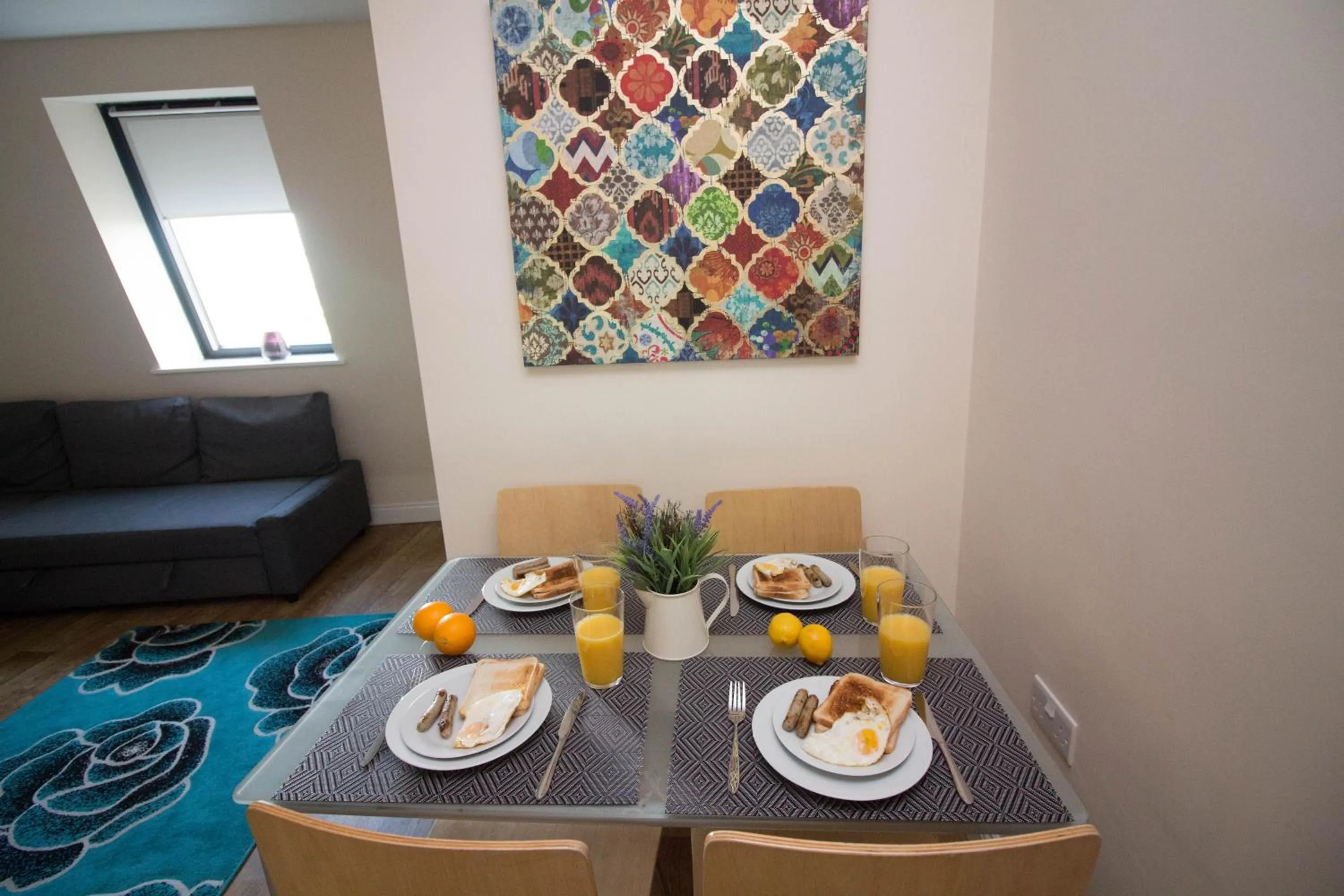 Dining area in Castle Point Apartments Southampton Premier Lodge