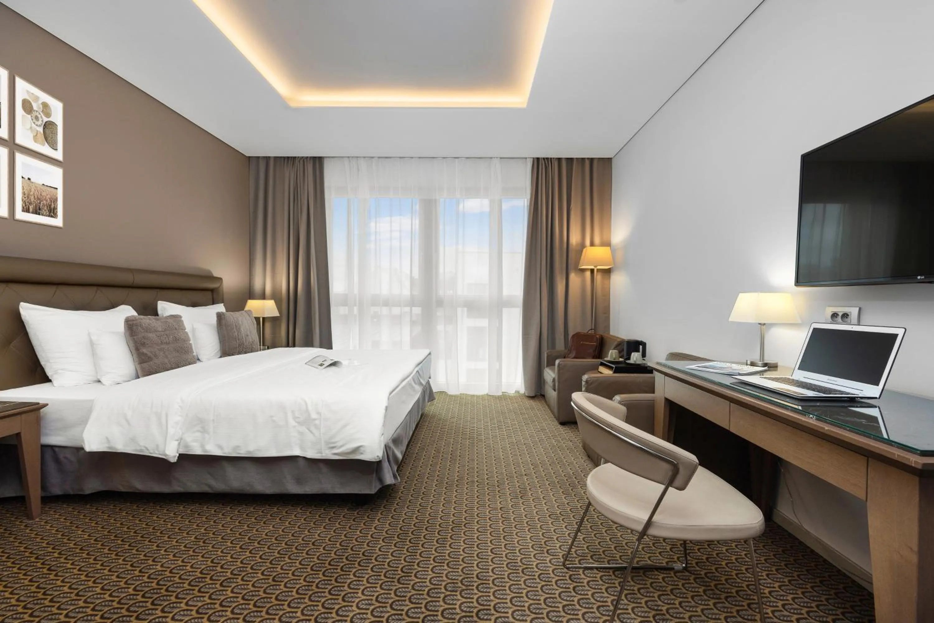 Bed in Hotel Royal Prague