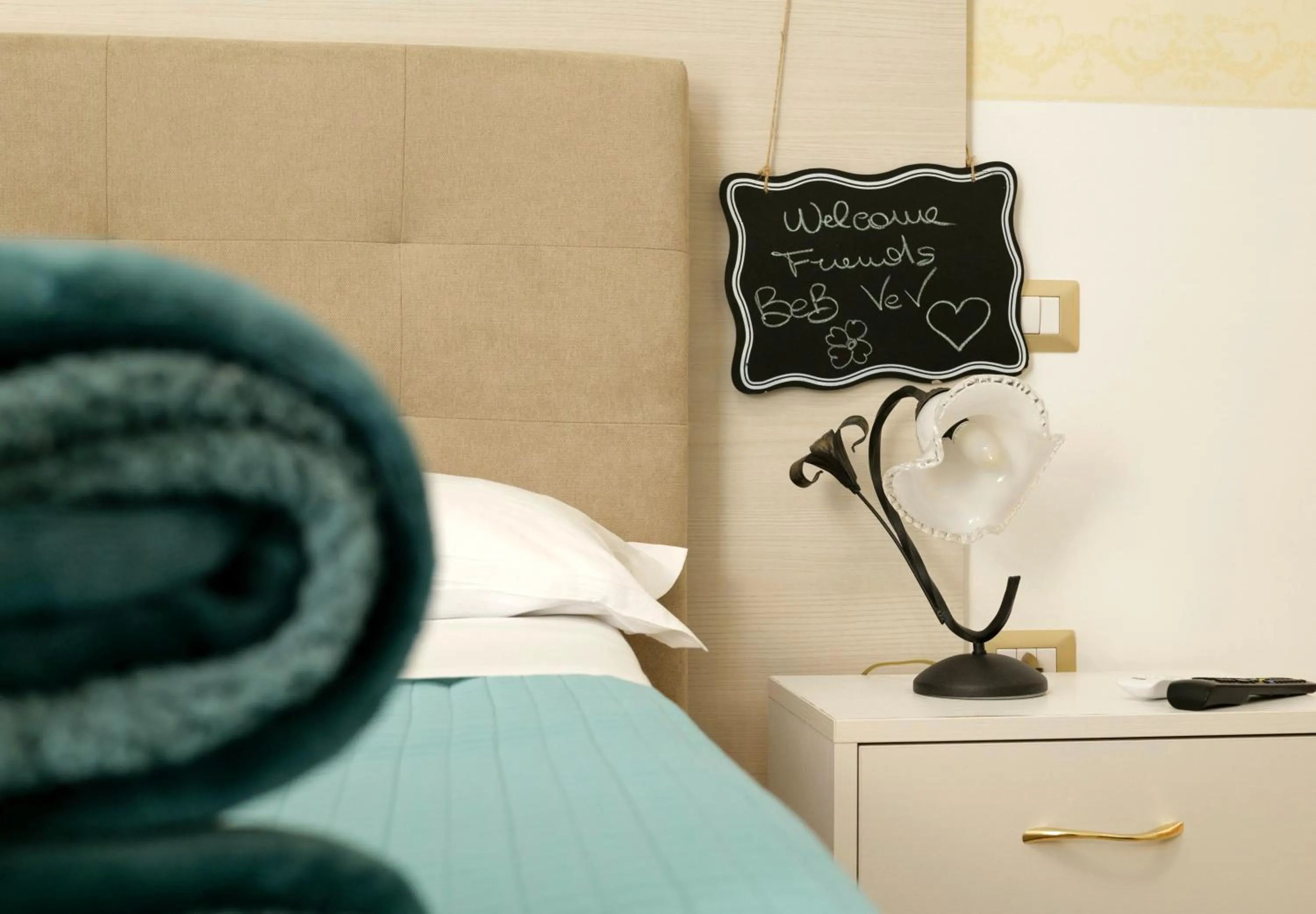 Bed in V&V Suite & Breakfast