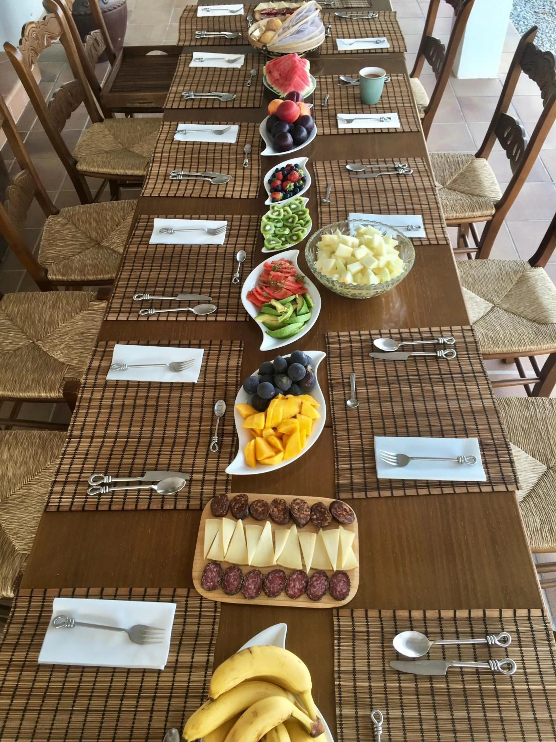 Restaurant/places to eat in El Amparo