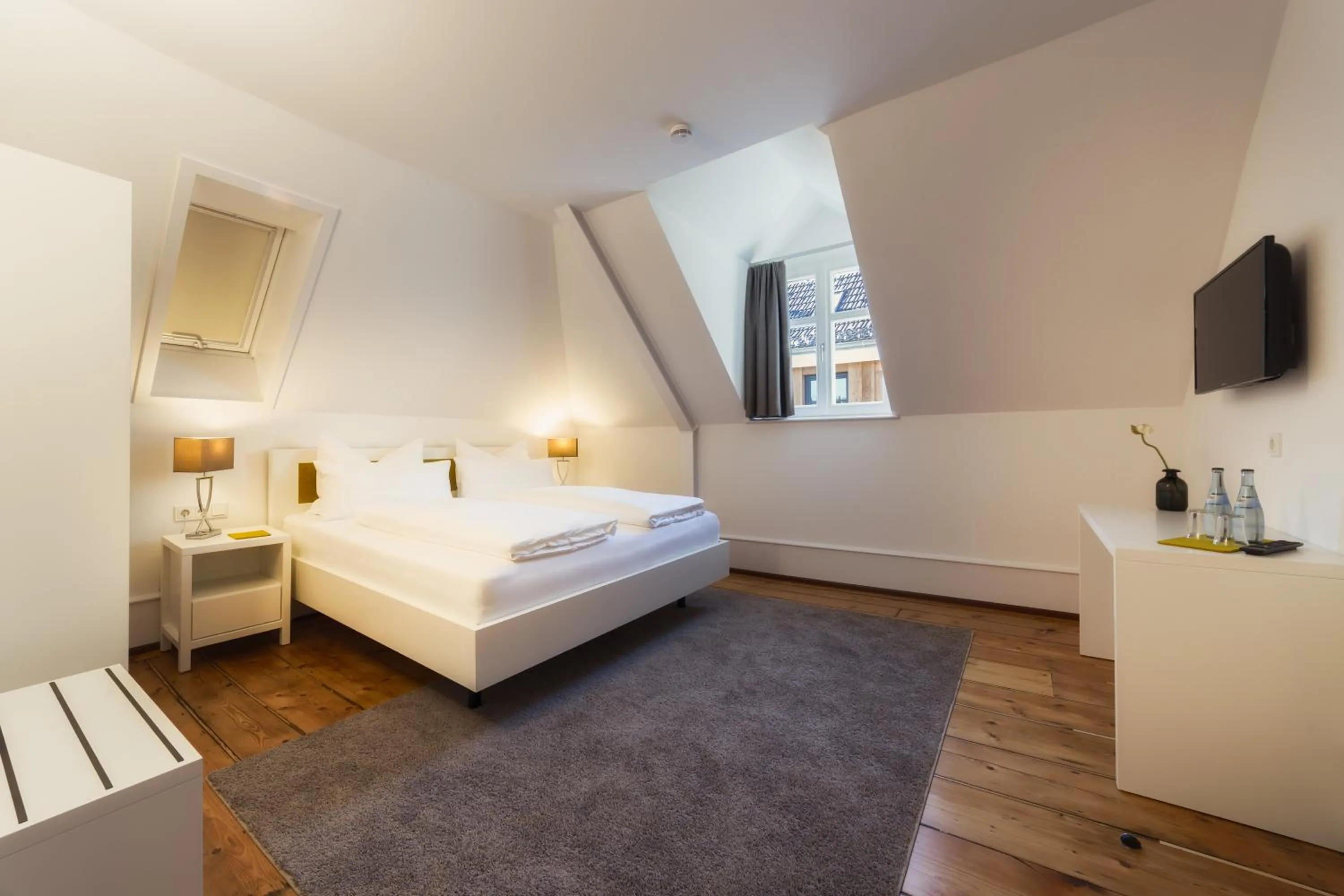 Photo of the whole room, Bed in Hotel Villa8