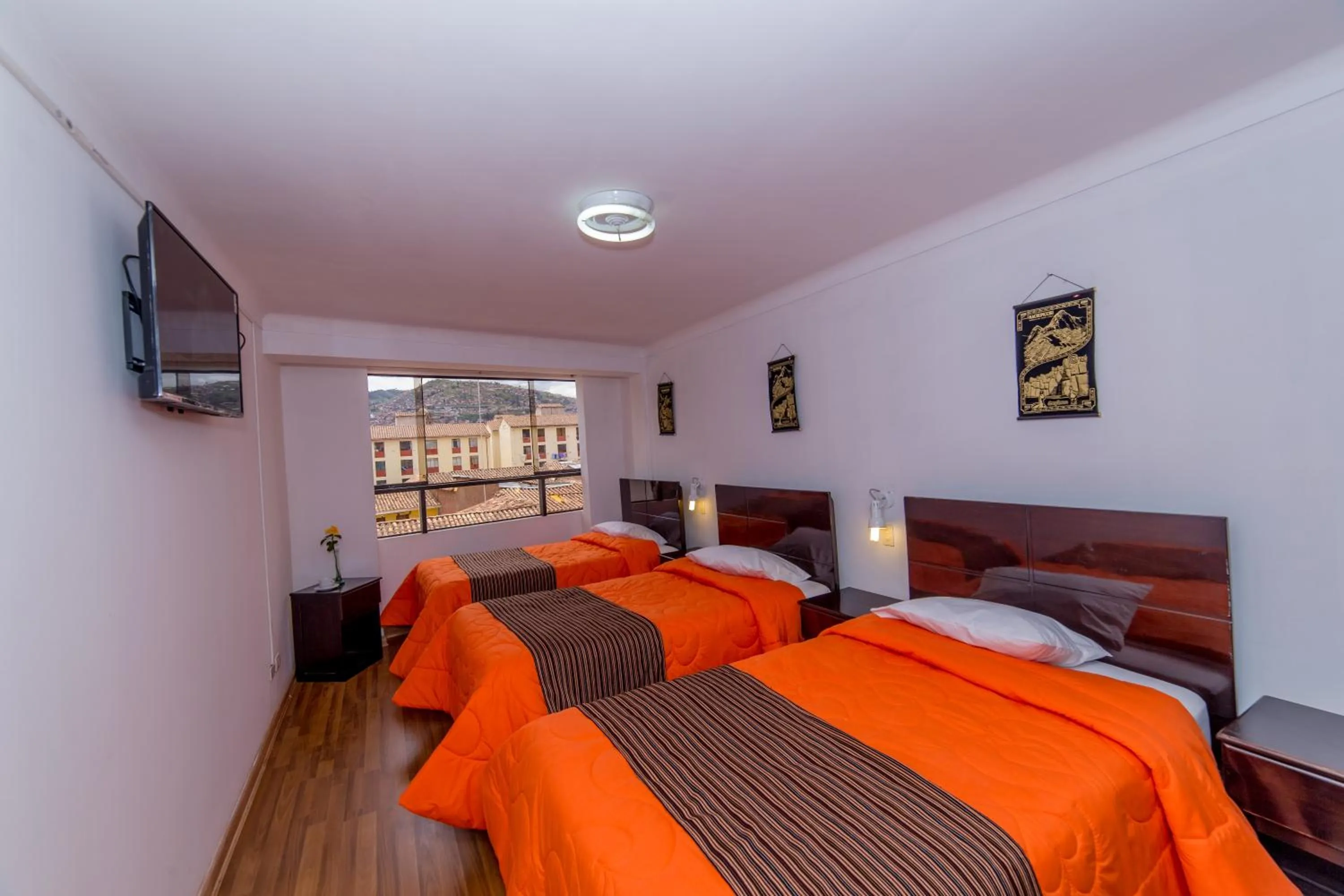 Standard Triple Room in Hotel Peru Real