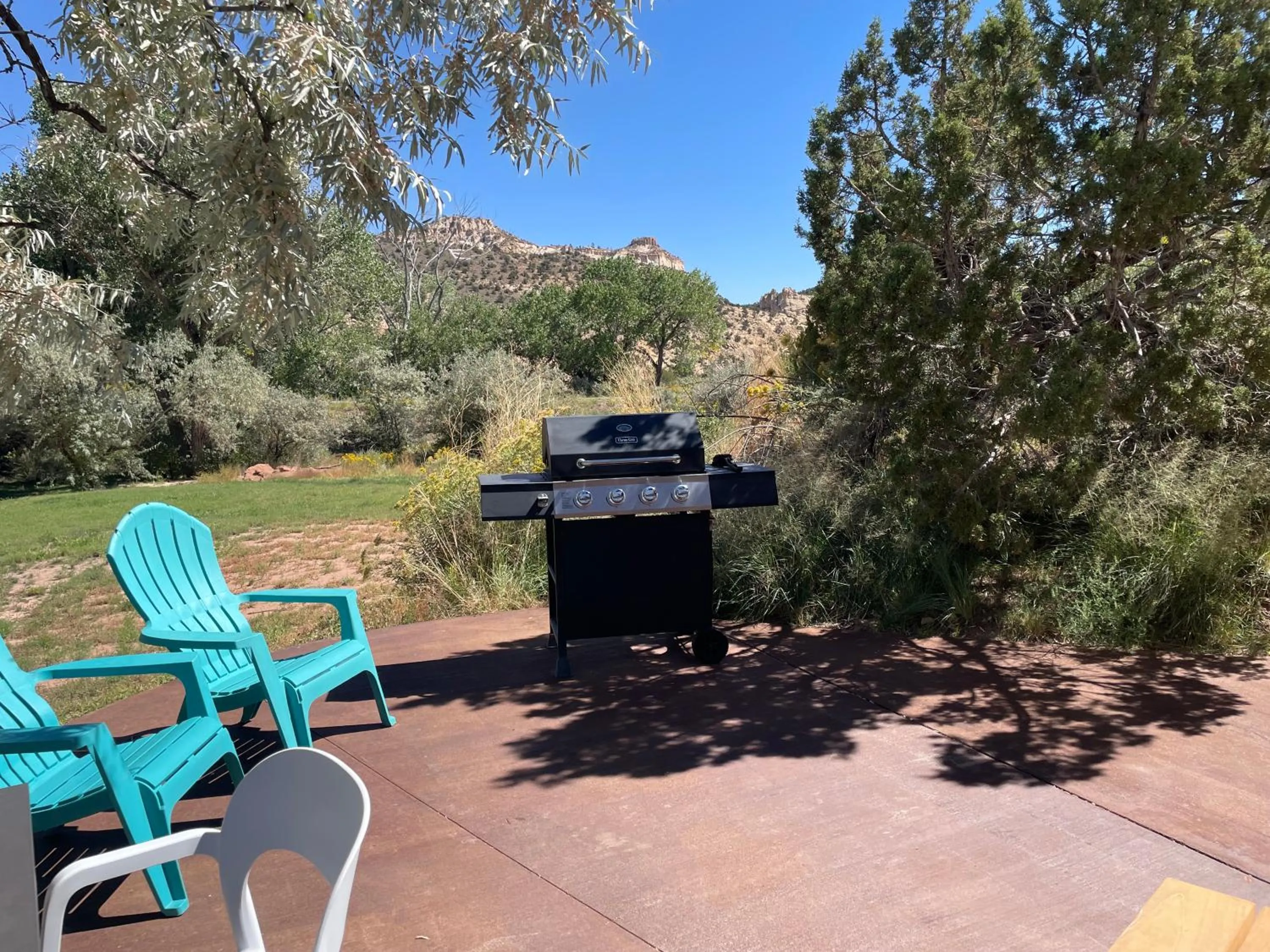 BBQ facilities in Escalante Yurts - Luxury Lodging