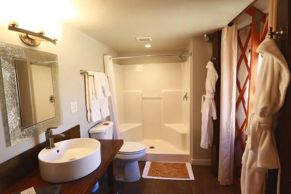 Shower in Escalante Yurts - Luxury Lodging