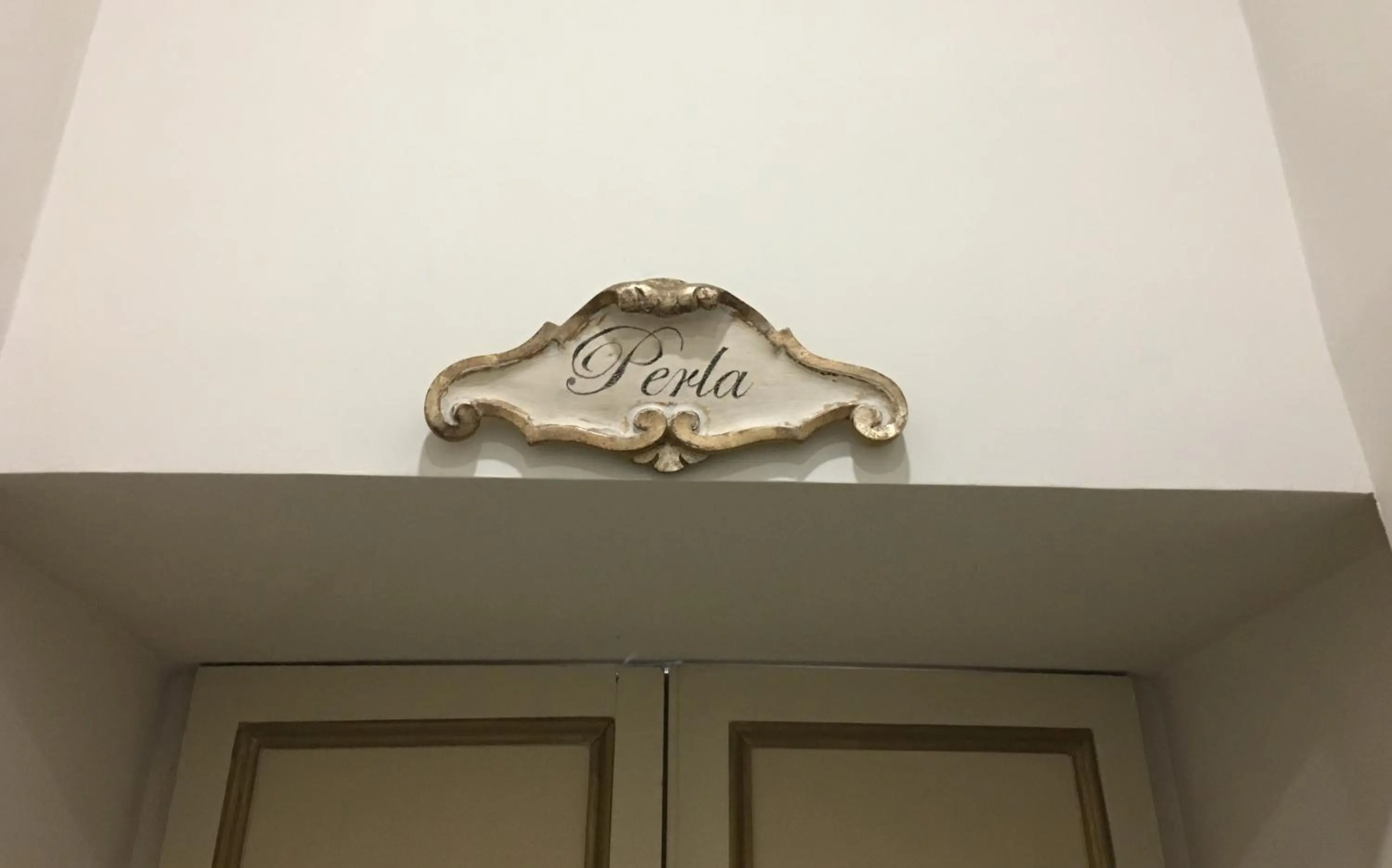 Decorative detail in B&B Theodora