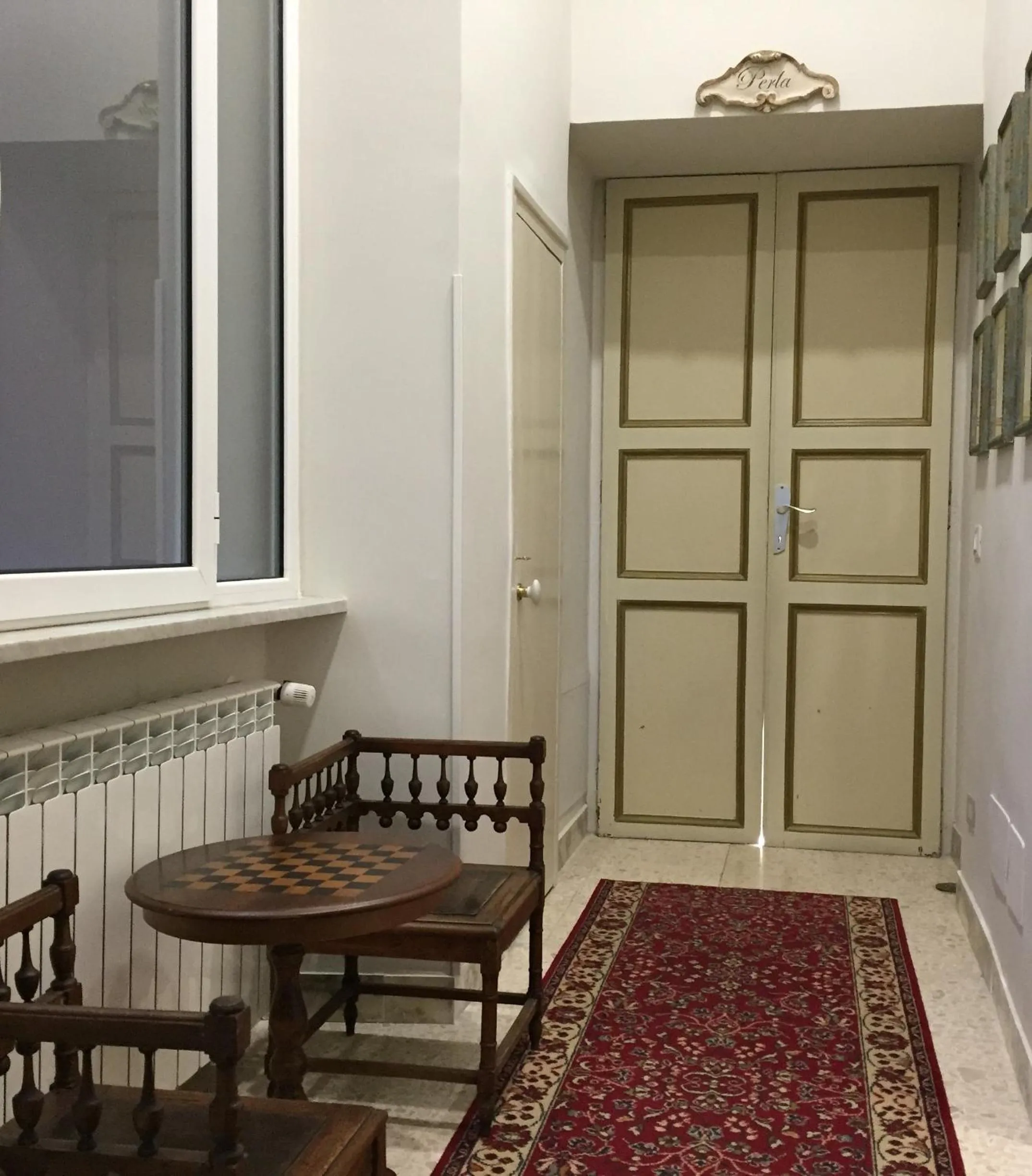 Decorative detail in B&B Theodora