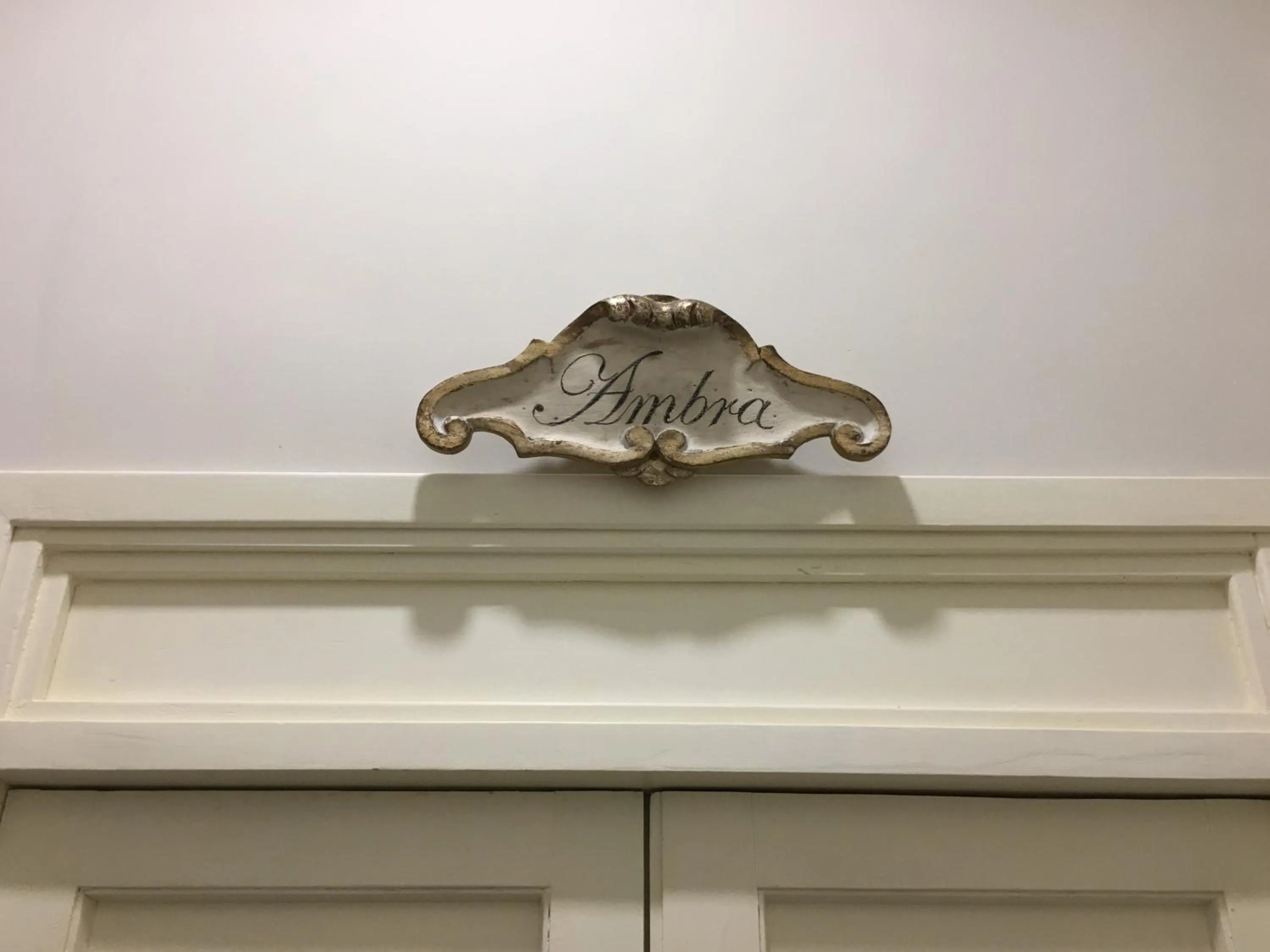 Decorative detail in B&B Theodora