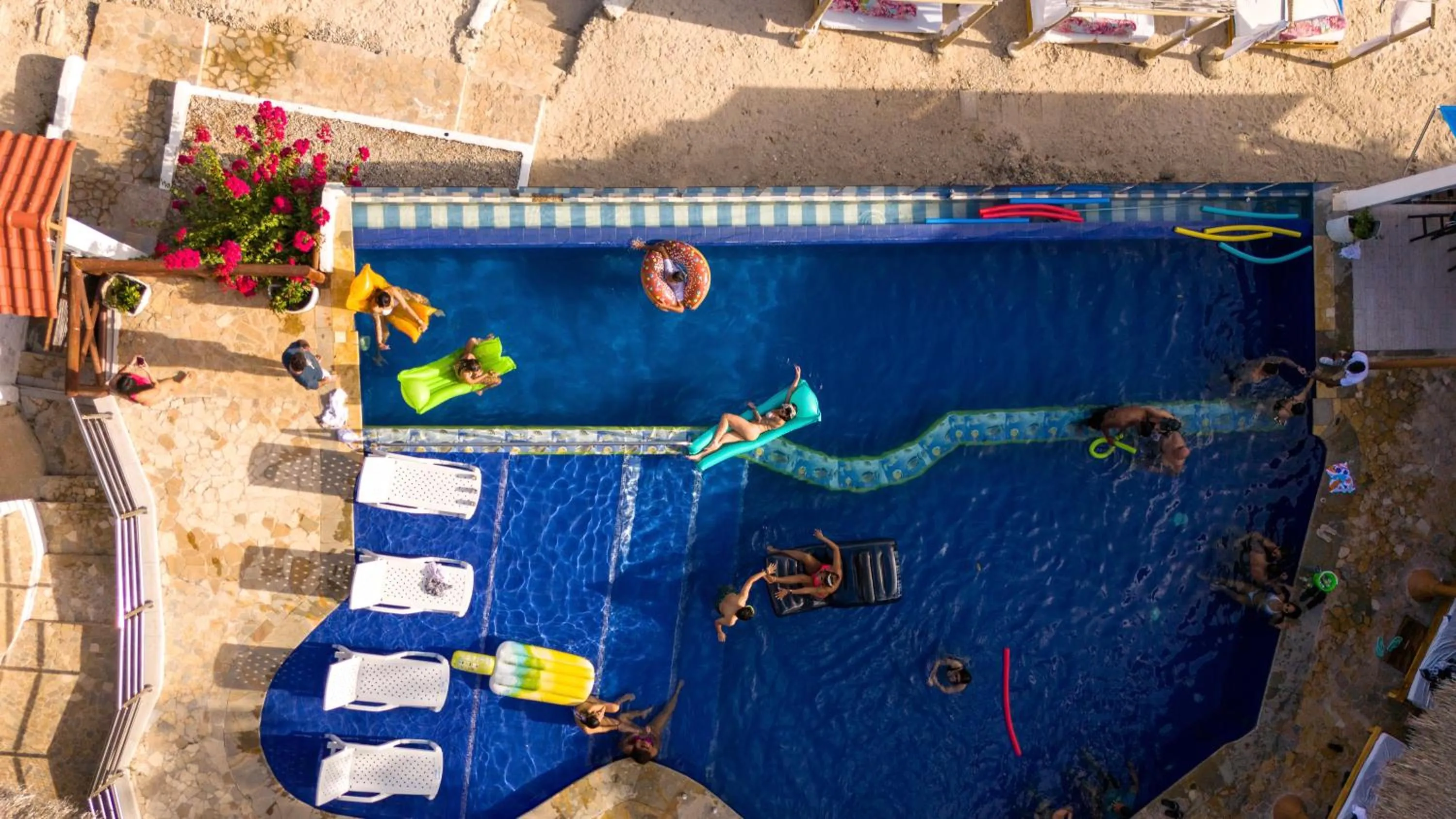 Swimming pool in Hotel Isla Real