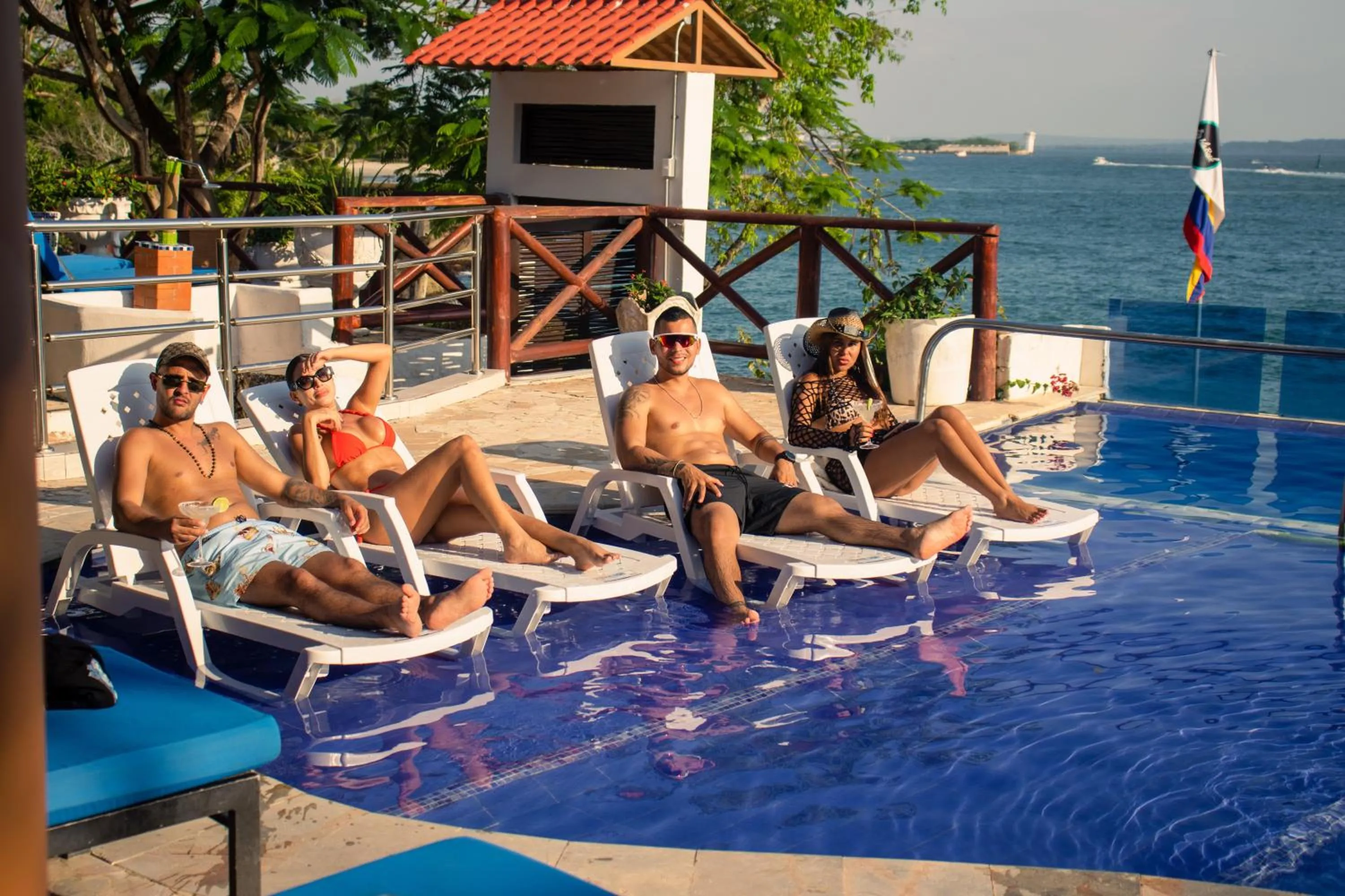 Swimming pool in Hotel Isla Real