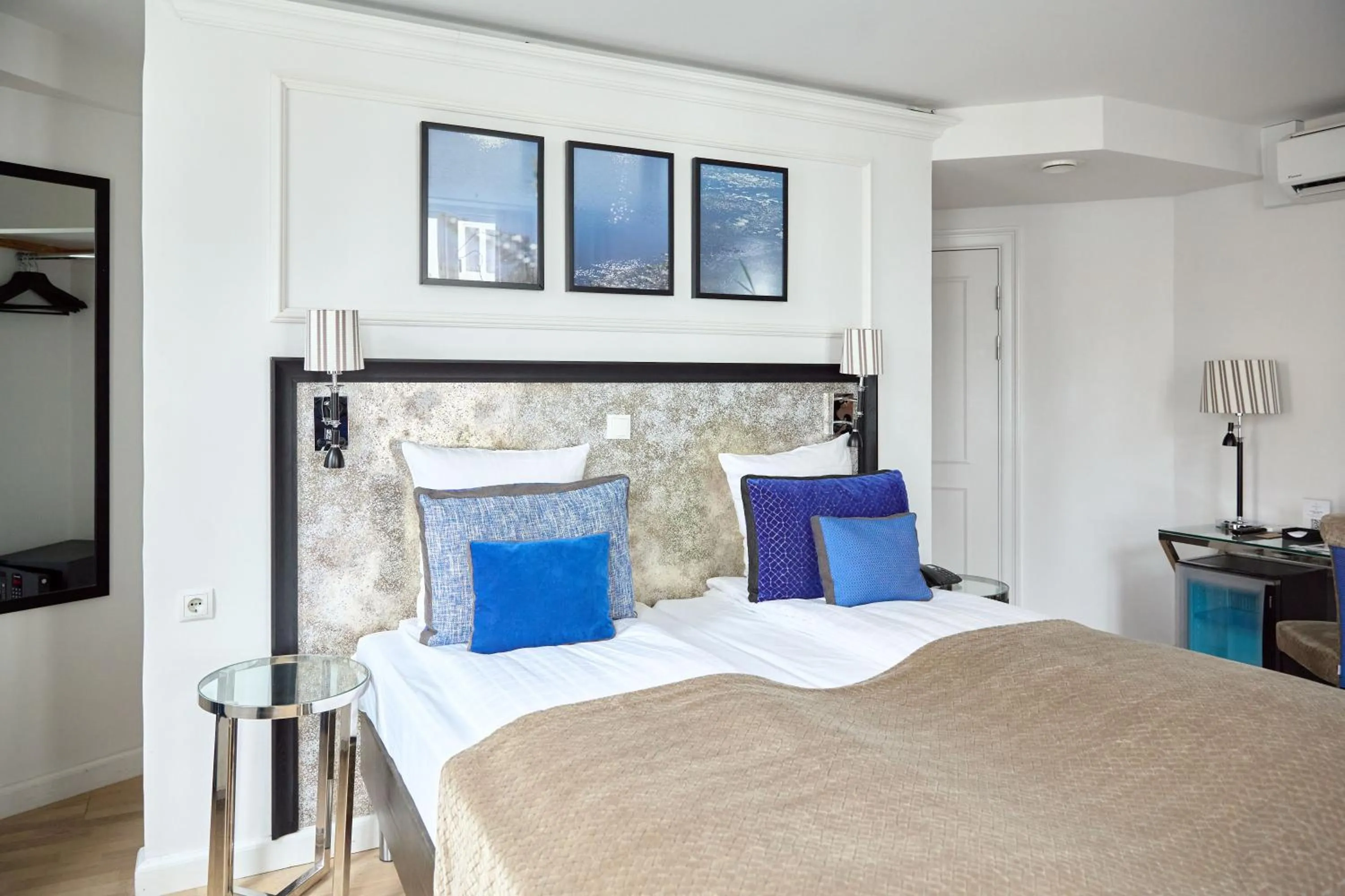 Bedroom, Bed in Absalon Hotel