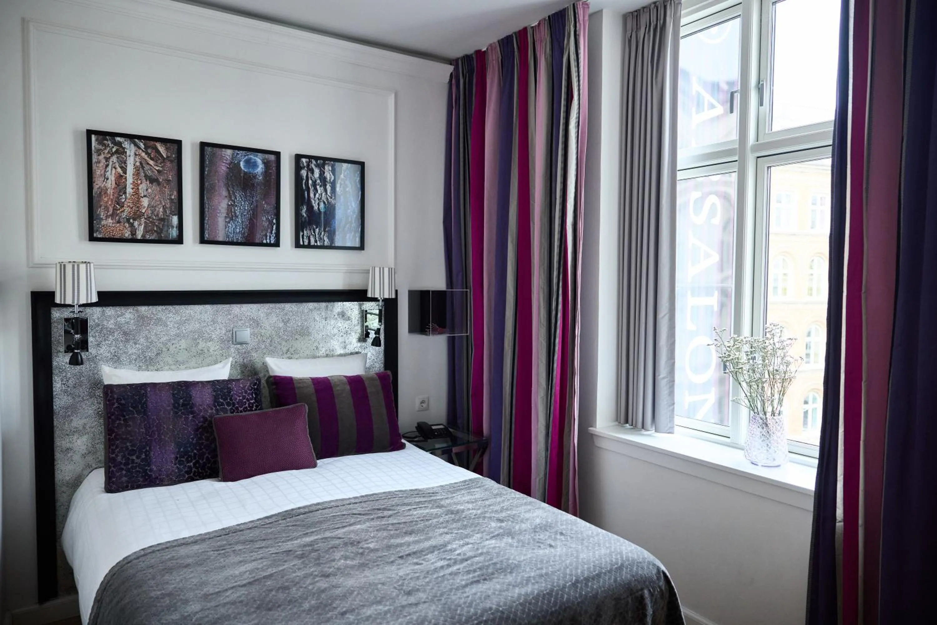 Bed in Absalon Hotel