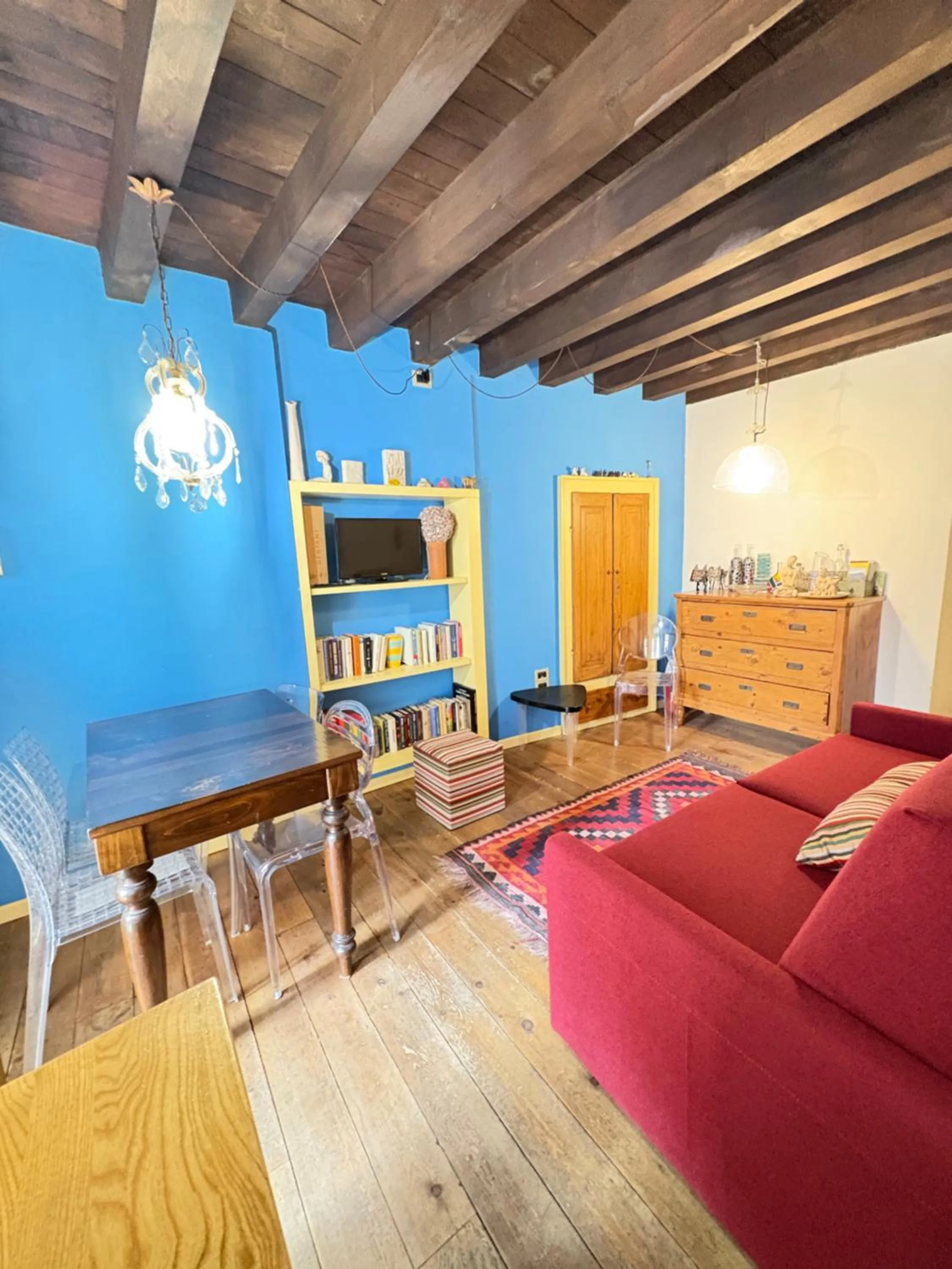 Apartment with Balcony in Casa Torrazzo