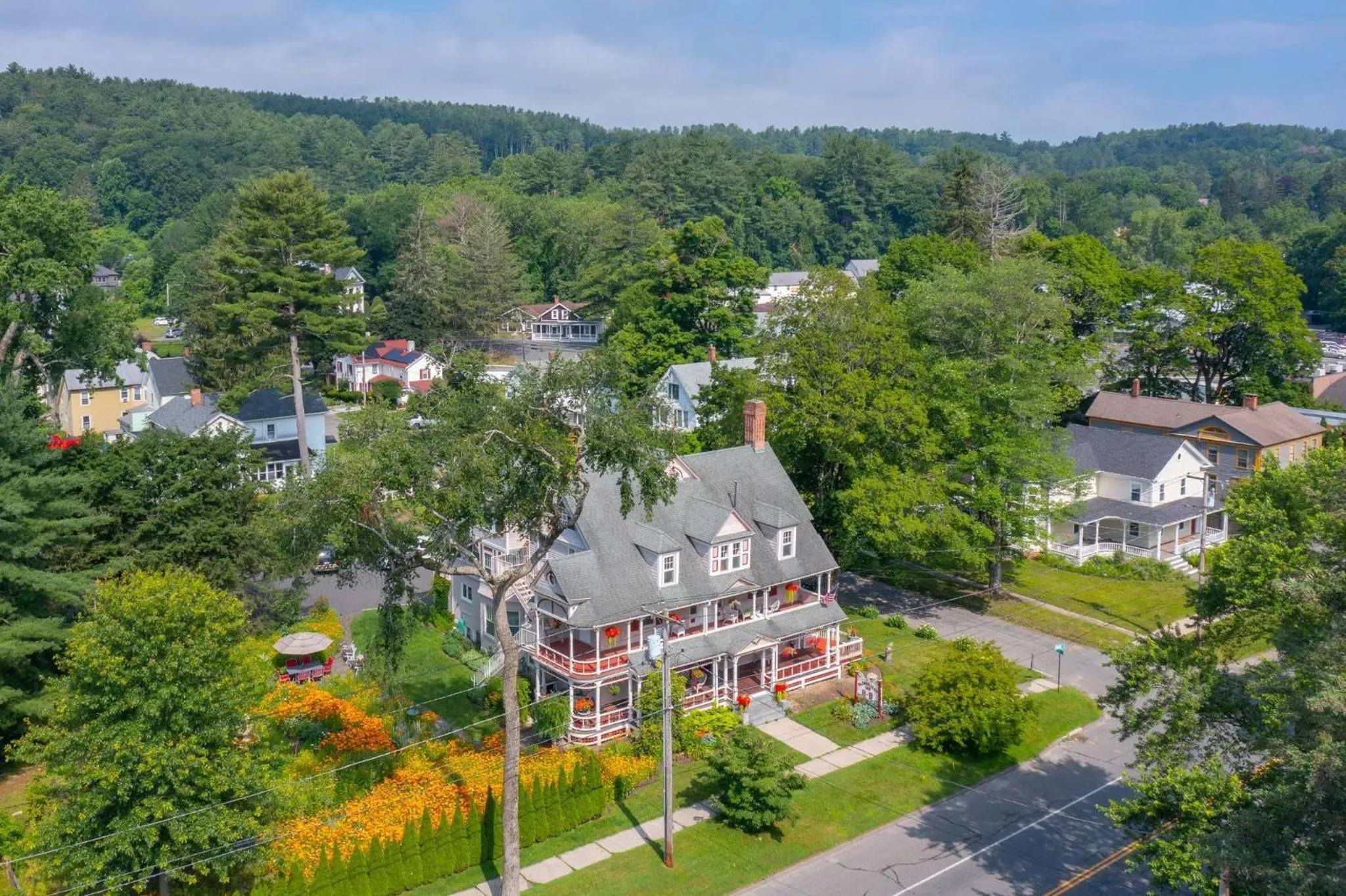 Property building in Wainwright Inn